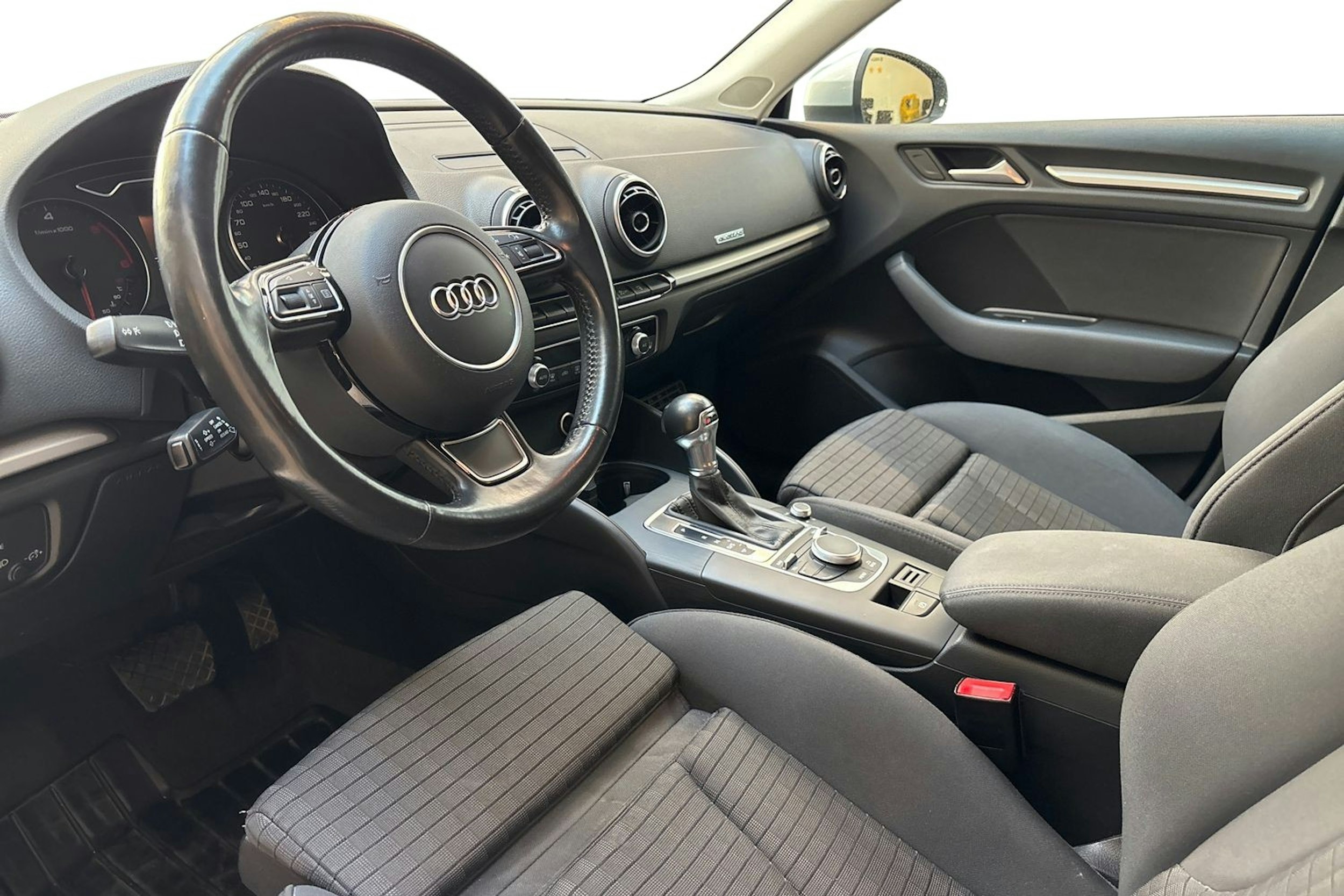 hopea Audi A3 2015 kuva 7.