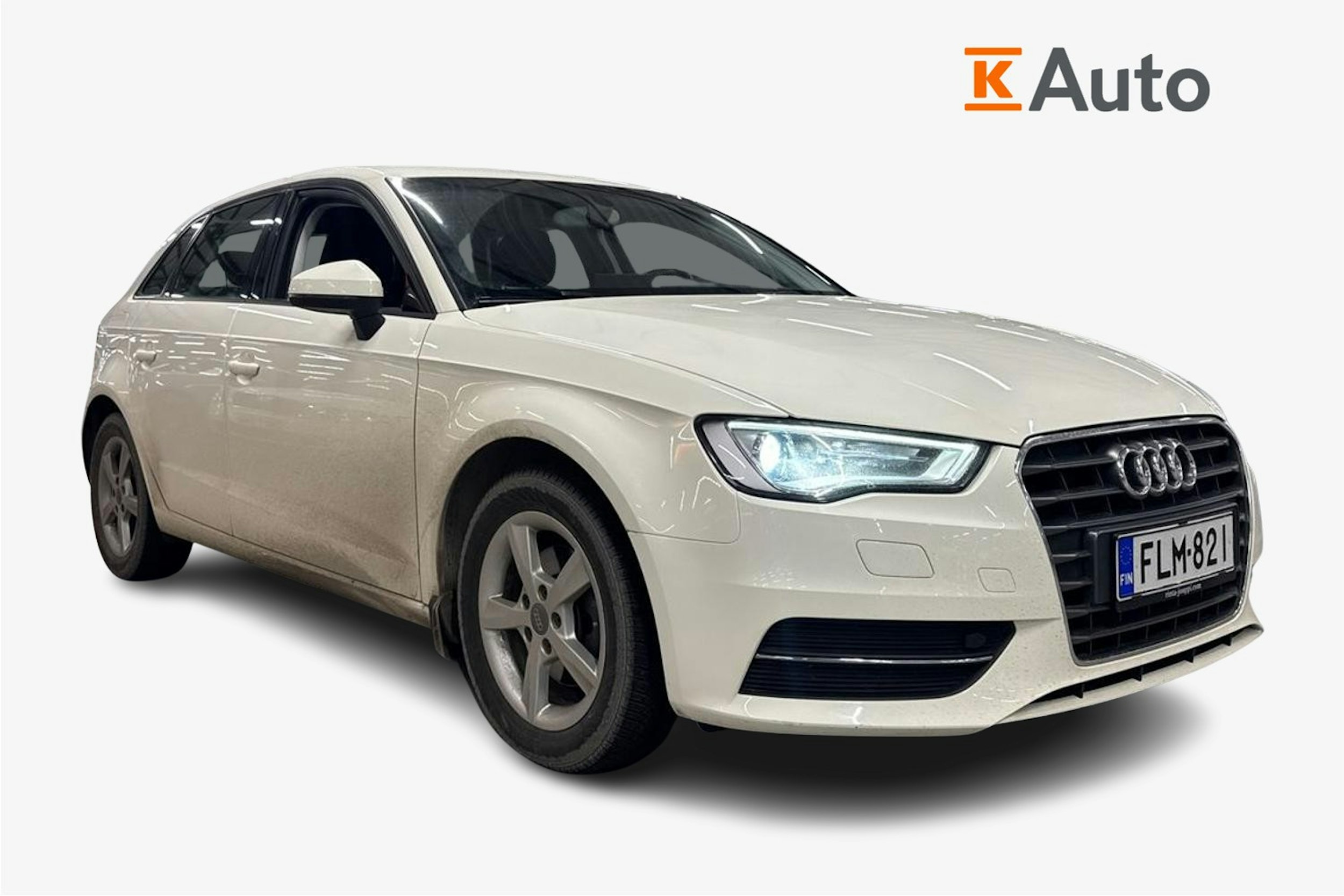 valkoinen Audi A3 2014 kuva 1.