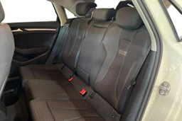 Valkoinen Audi A3 2014 kuva 8.