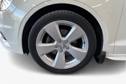Valkoinen Audi A3 2014 kuva 9.