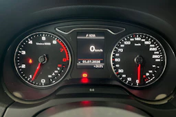Valkoinen Audi A3 2014 kuva 12.