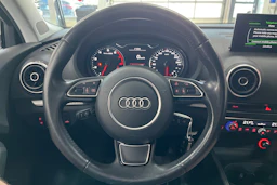 Valkoinen Audi A3 2014 kuva 16.