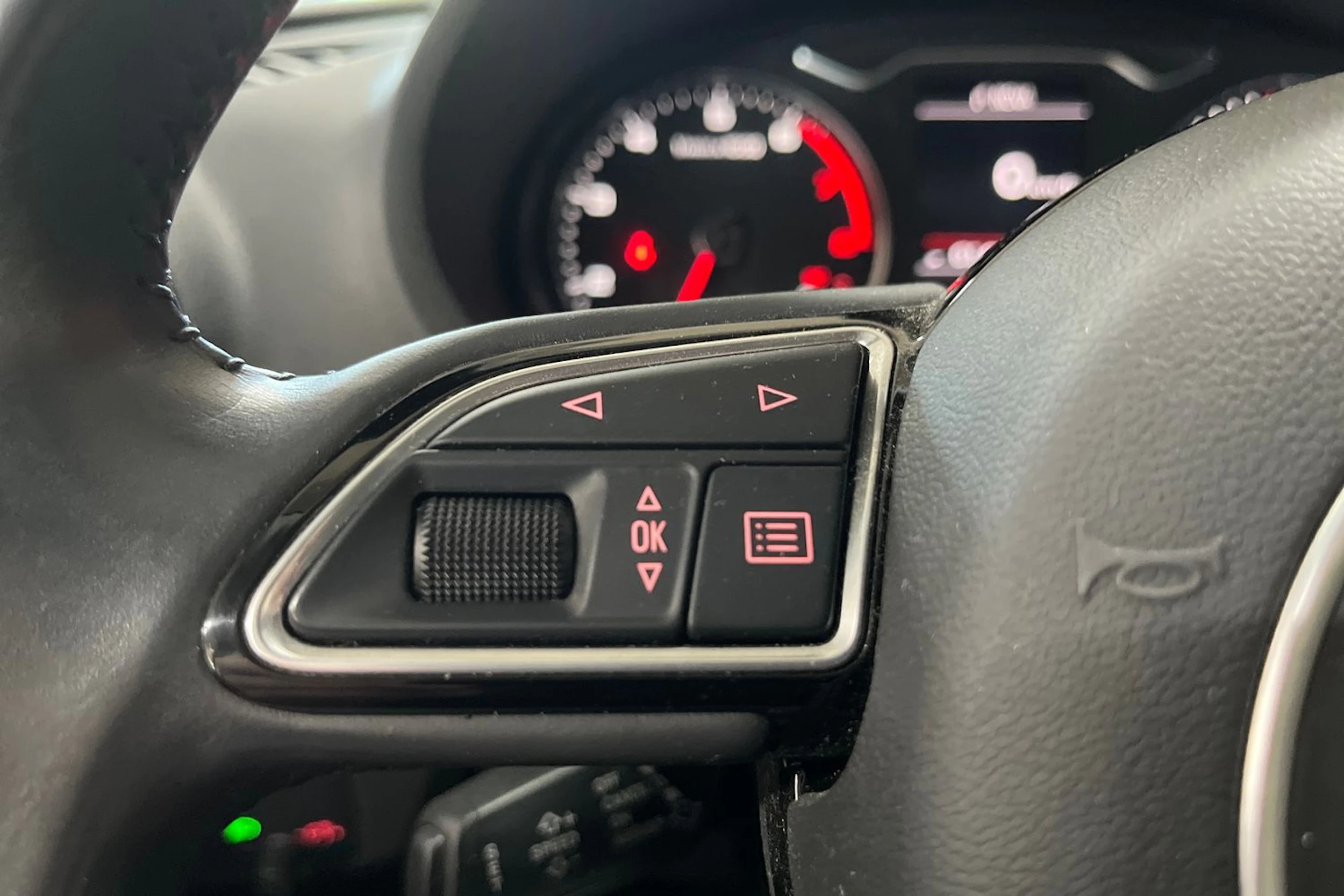 Valkoinen Audi A3 2014 kuva 17.