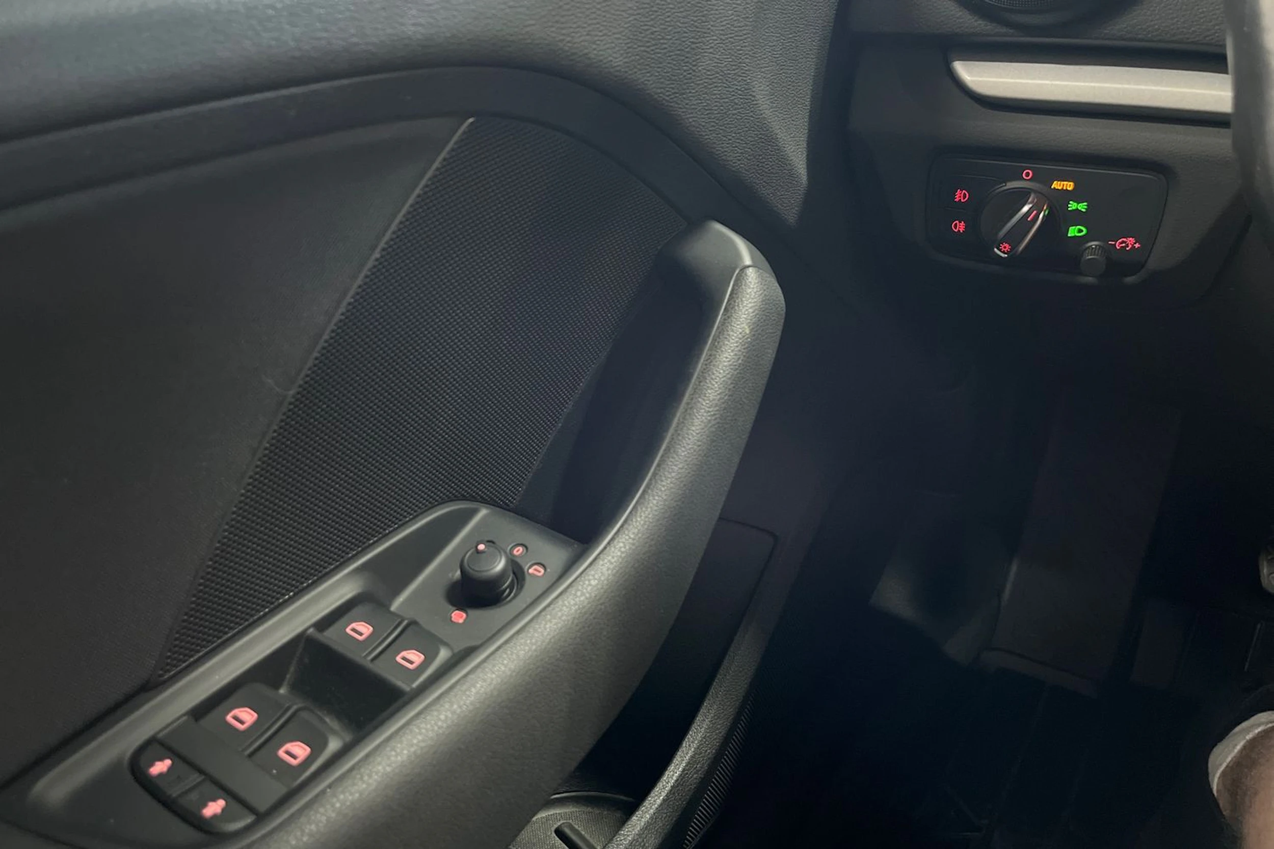 Valkoinen Audi A3 2014 kuva 19.