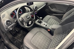 musta Audi A3 2015 kuva 6.