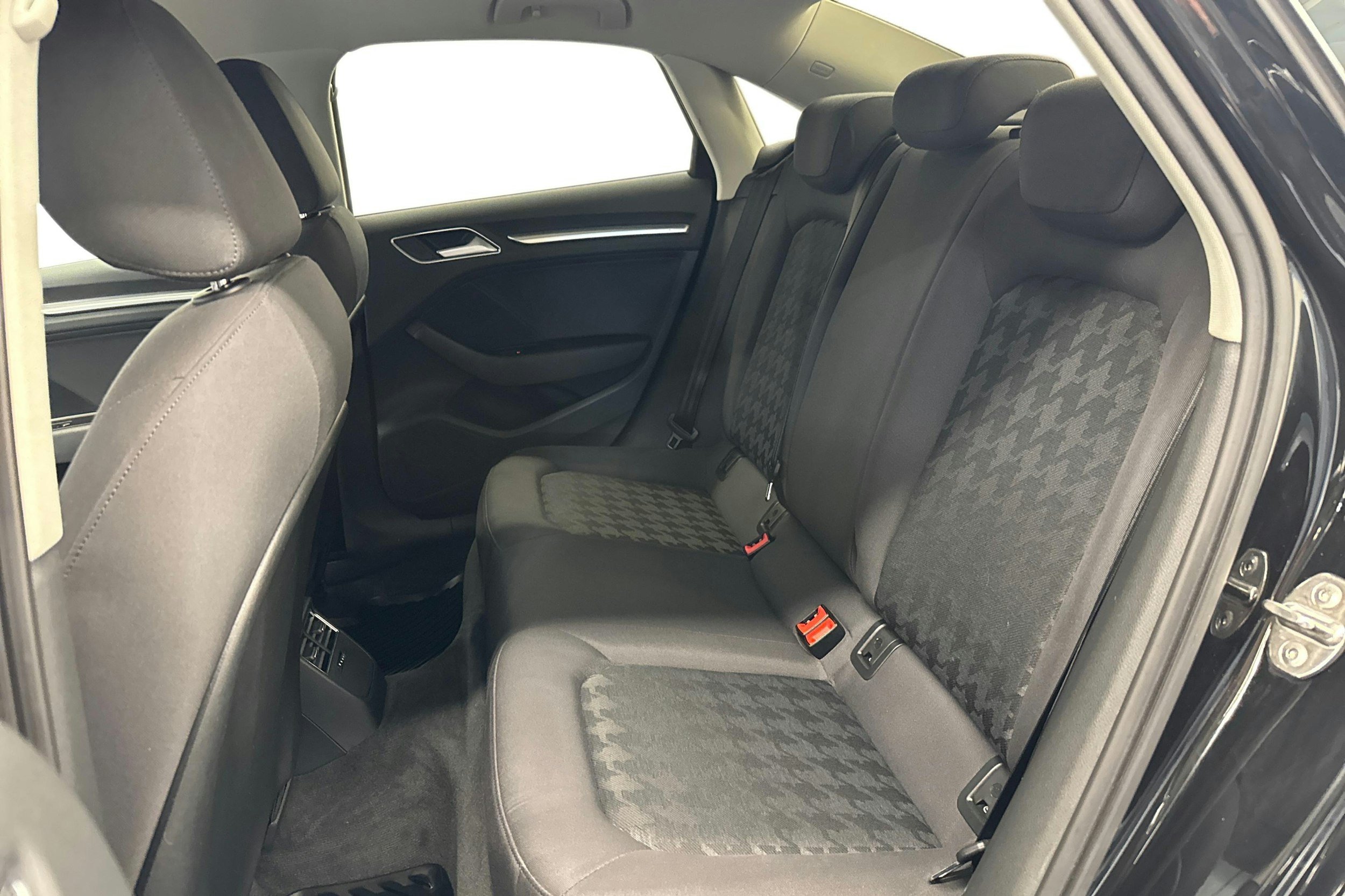 musta Audi A3 2015 kuva 8.