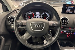 musta Audi A3 2015 kuva 11.