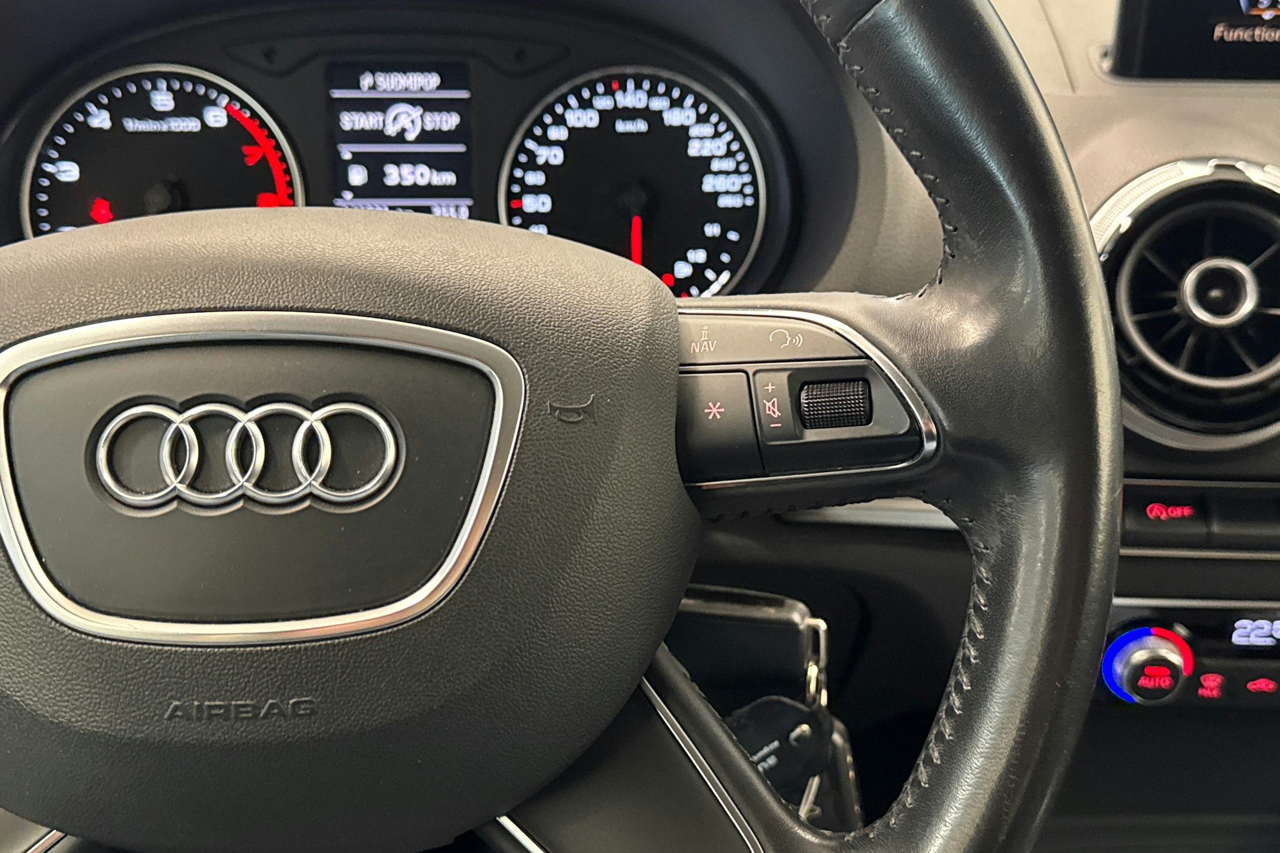 musta Audi A3 2015 kuva 14.