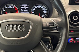 musta Audi A3 2015 kuva 14.