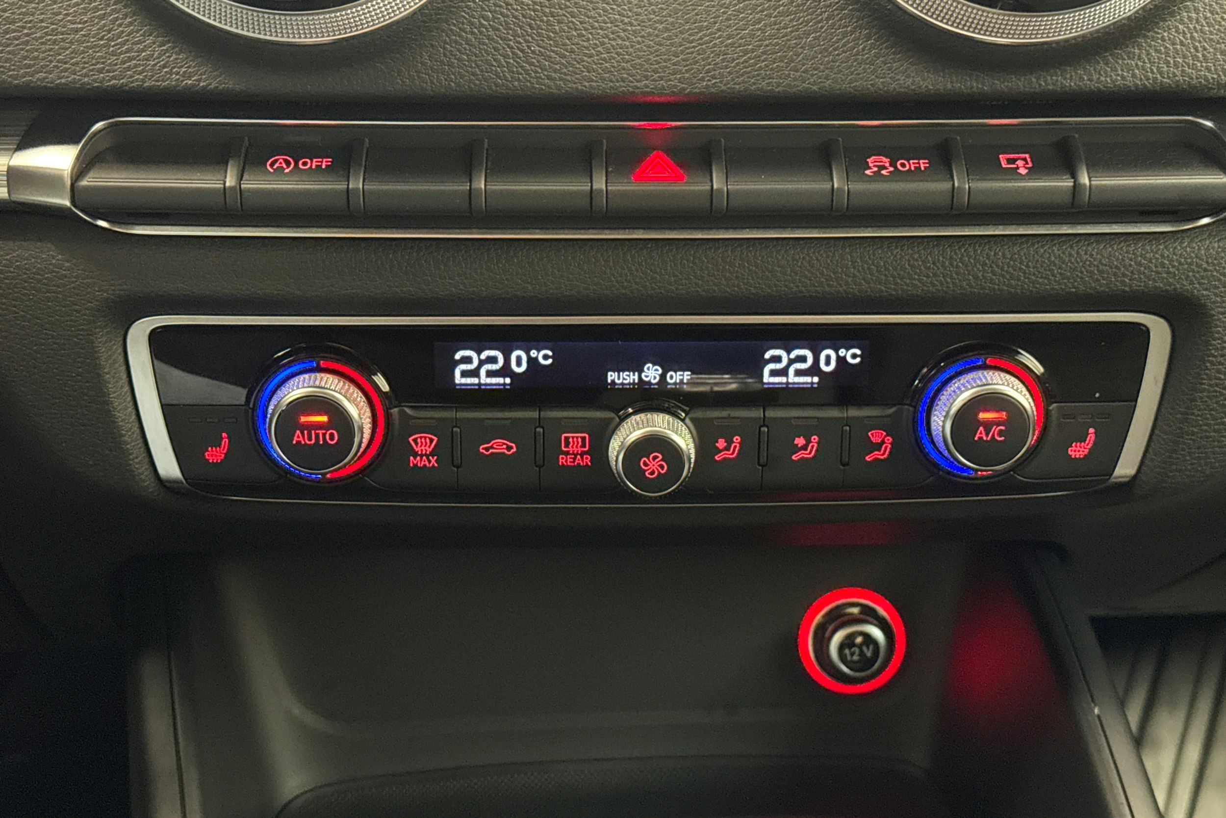 musta Audi A3 2015 kuva 17.