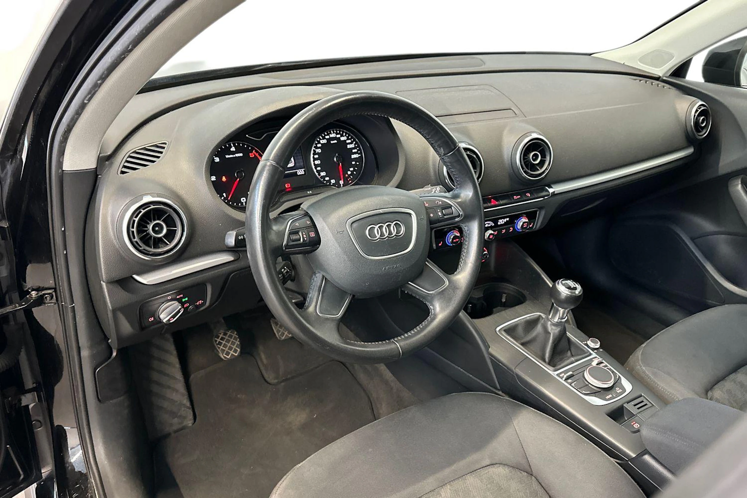 musta Audi A3 2014 kuva 6.