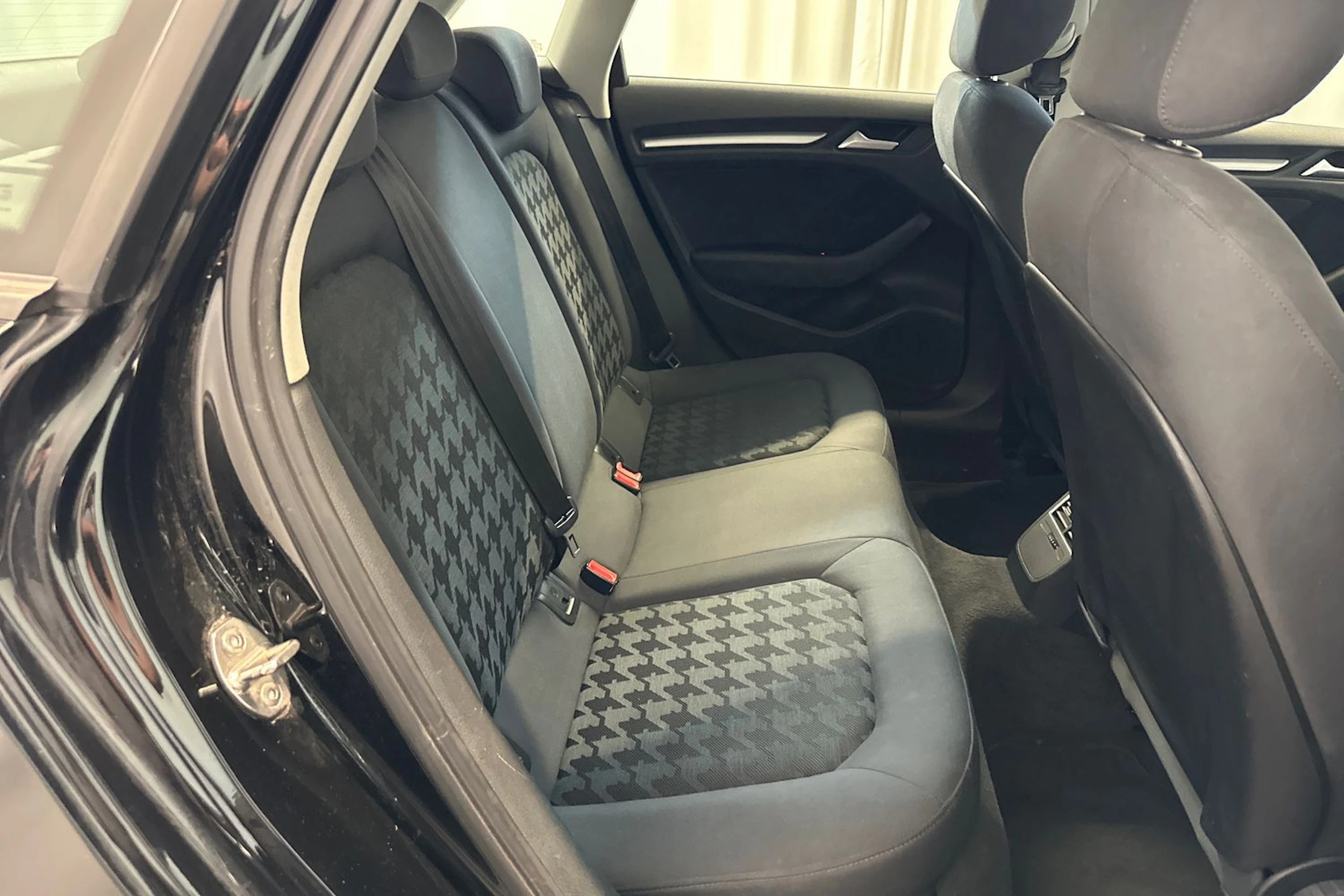 musta Audi A3 2014 kuva 11.