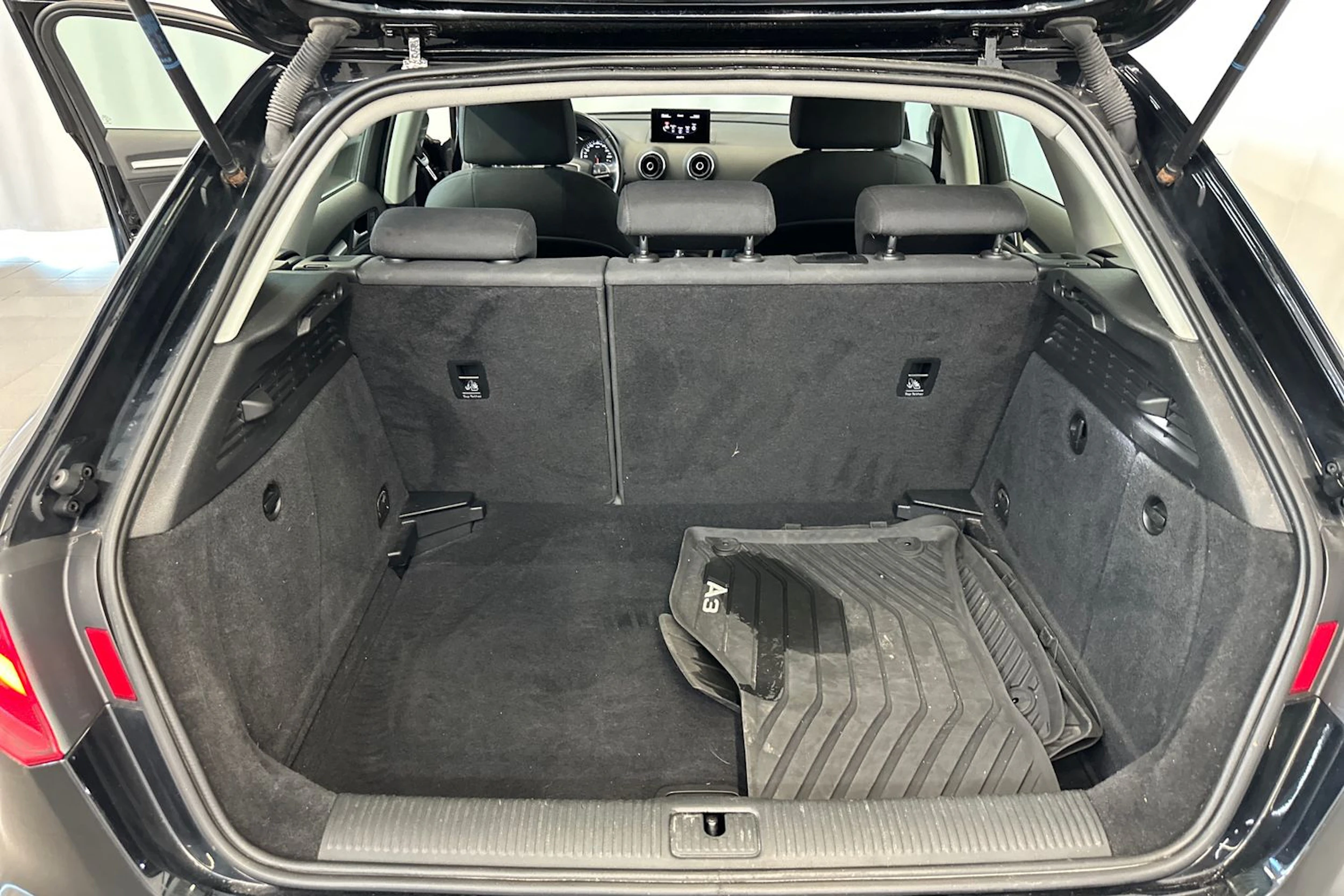 musta Audi A3 2014 kuva 24.