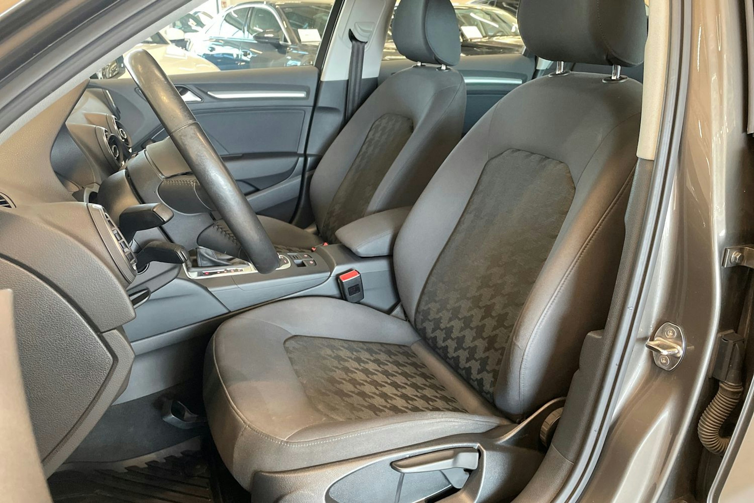 met. harmaa Audi A3 2014 kuva 14.
