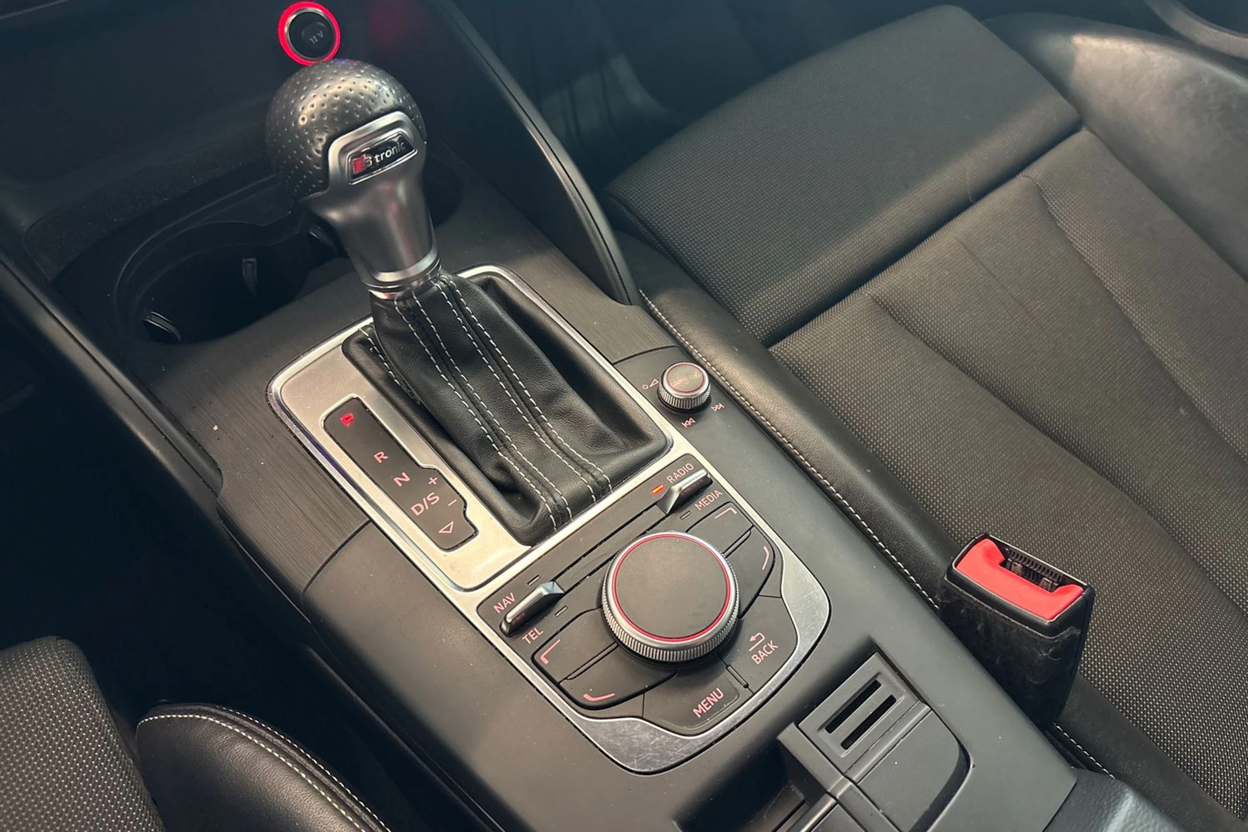 Musta Audi A3 2014 kuva 16.