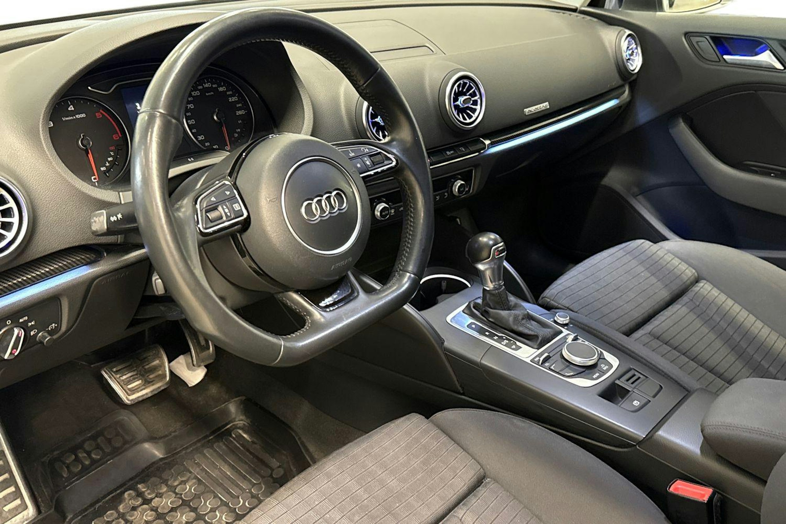 hopea Audi A3 2015 kuva 6.