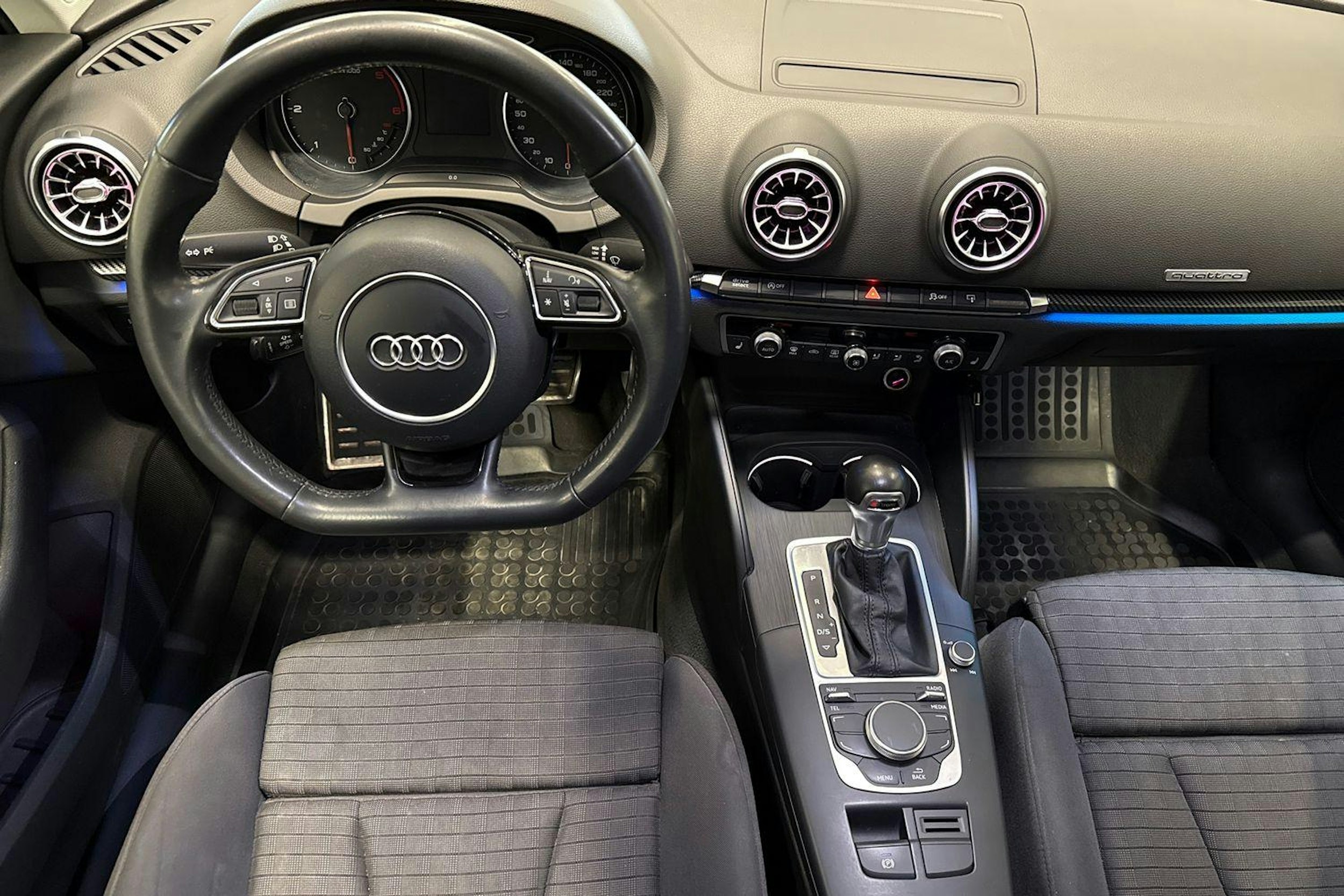 hopea Audi A3 2015 kuva 7.
