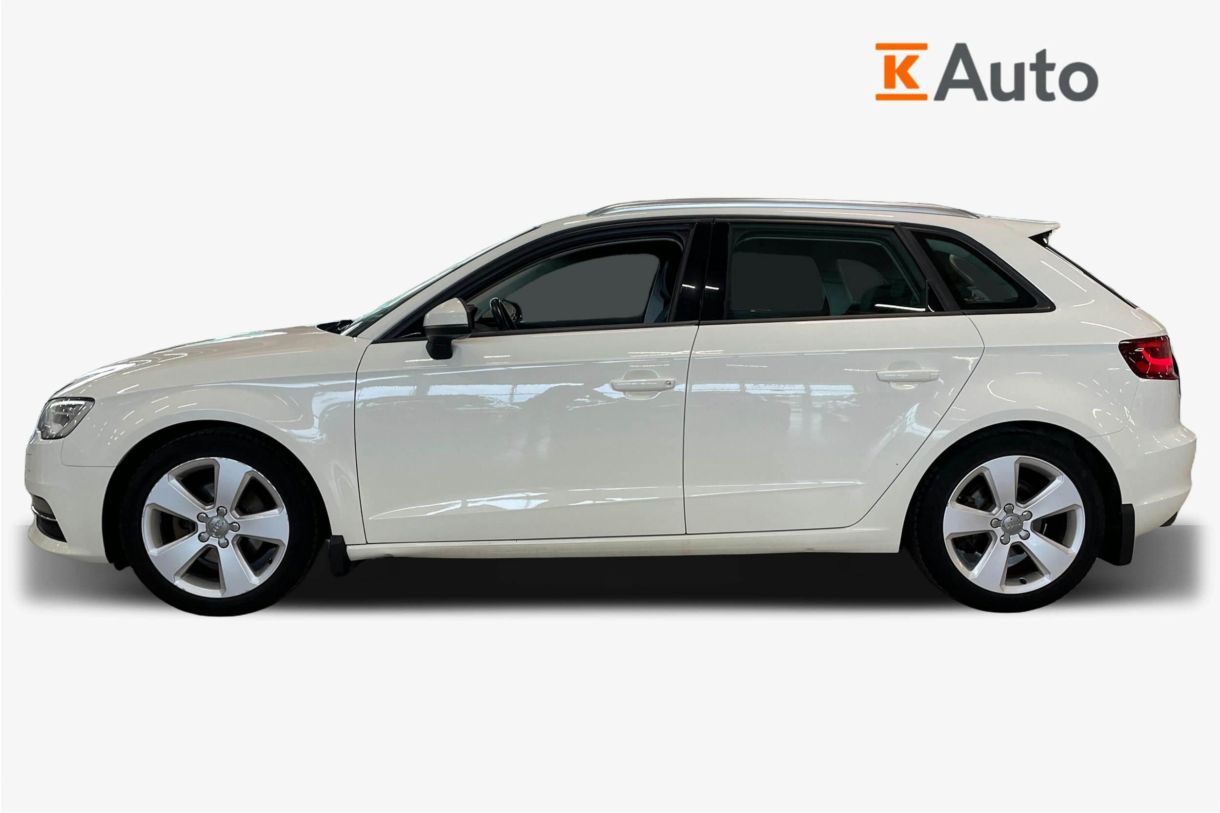 valkoinen Audi A3 2014 kuva 6.