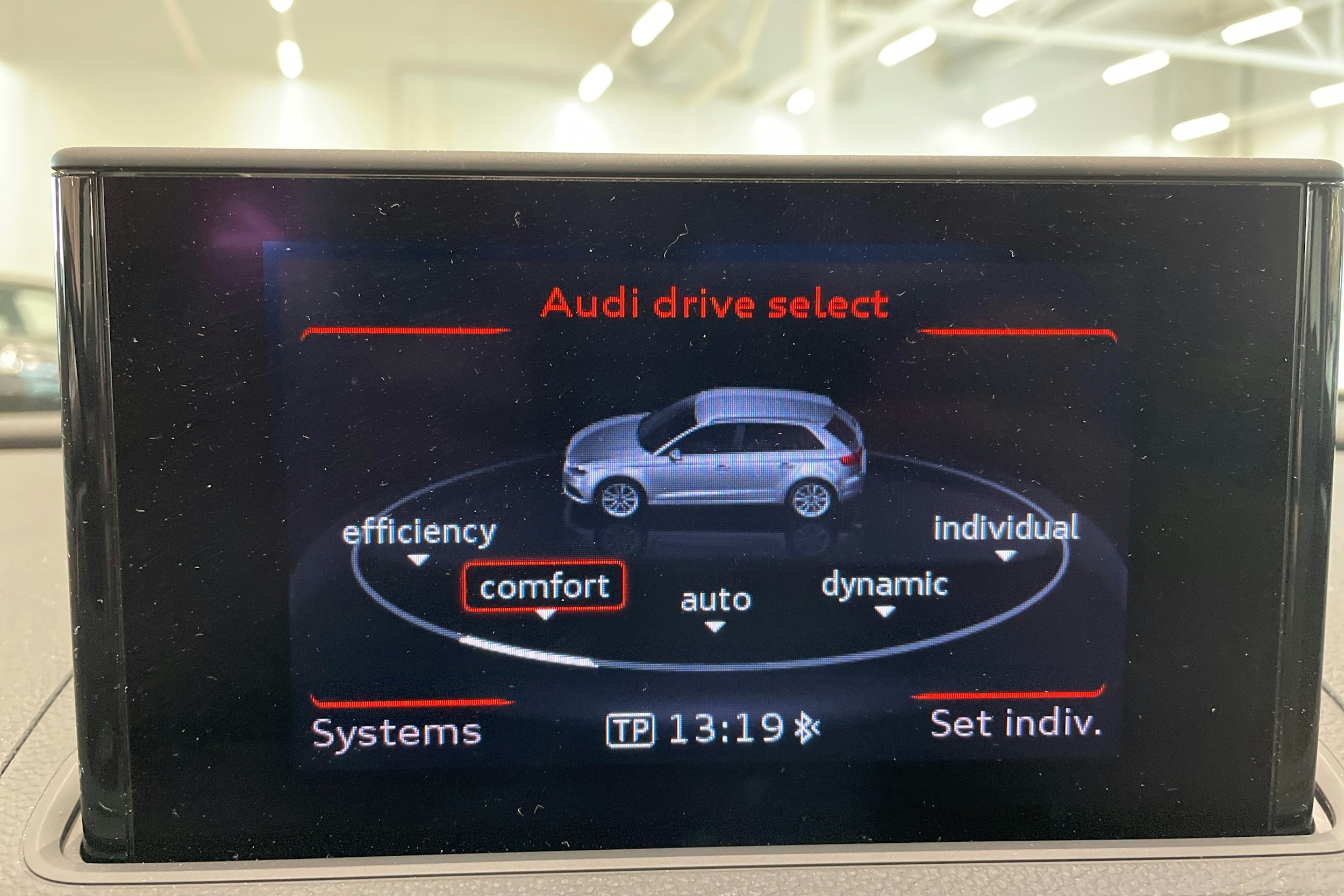 valkoinen Audi A3 2014 kuva 23.