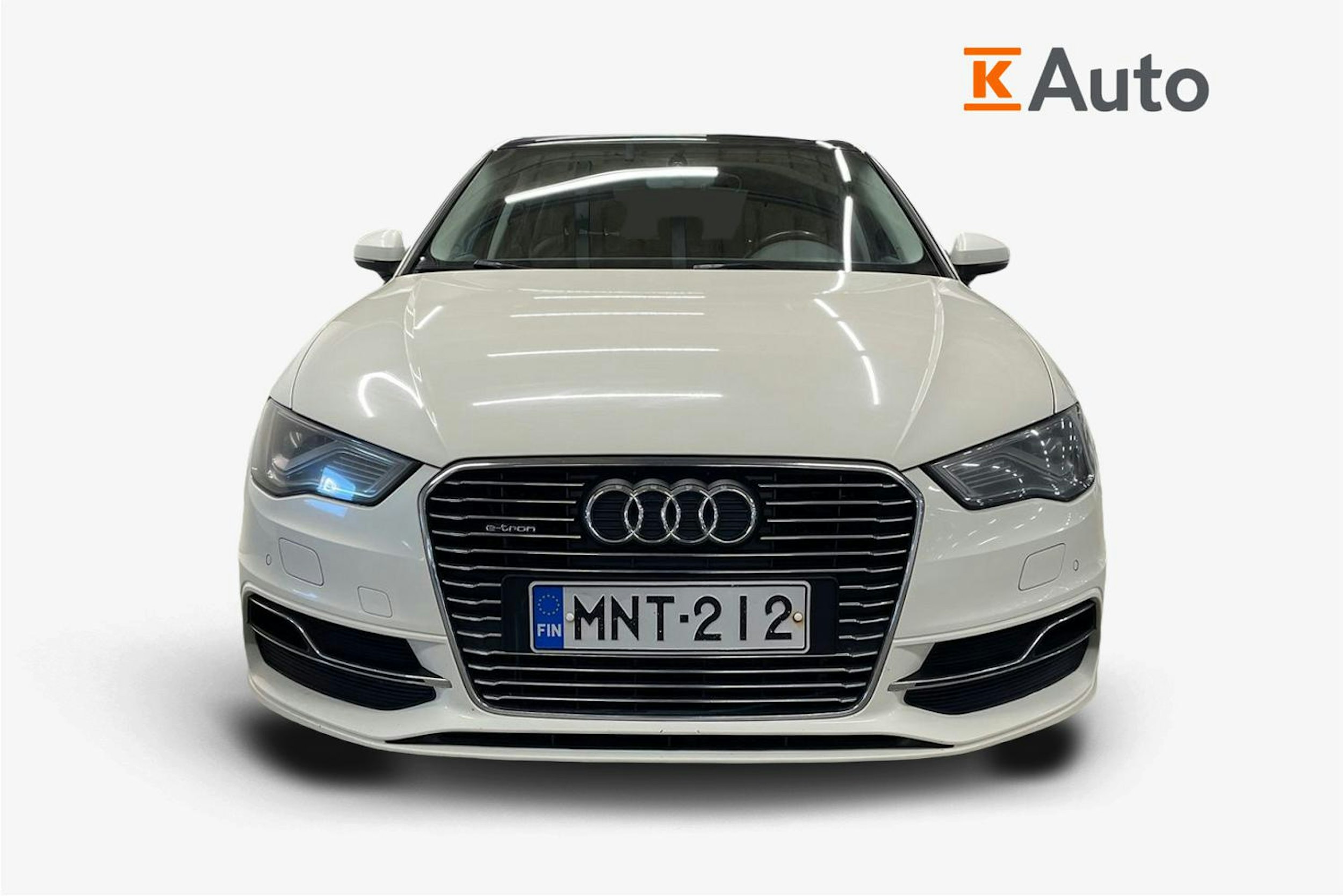 valkoinen Audi A3 2014 kuva 5.
