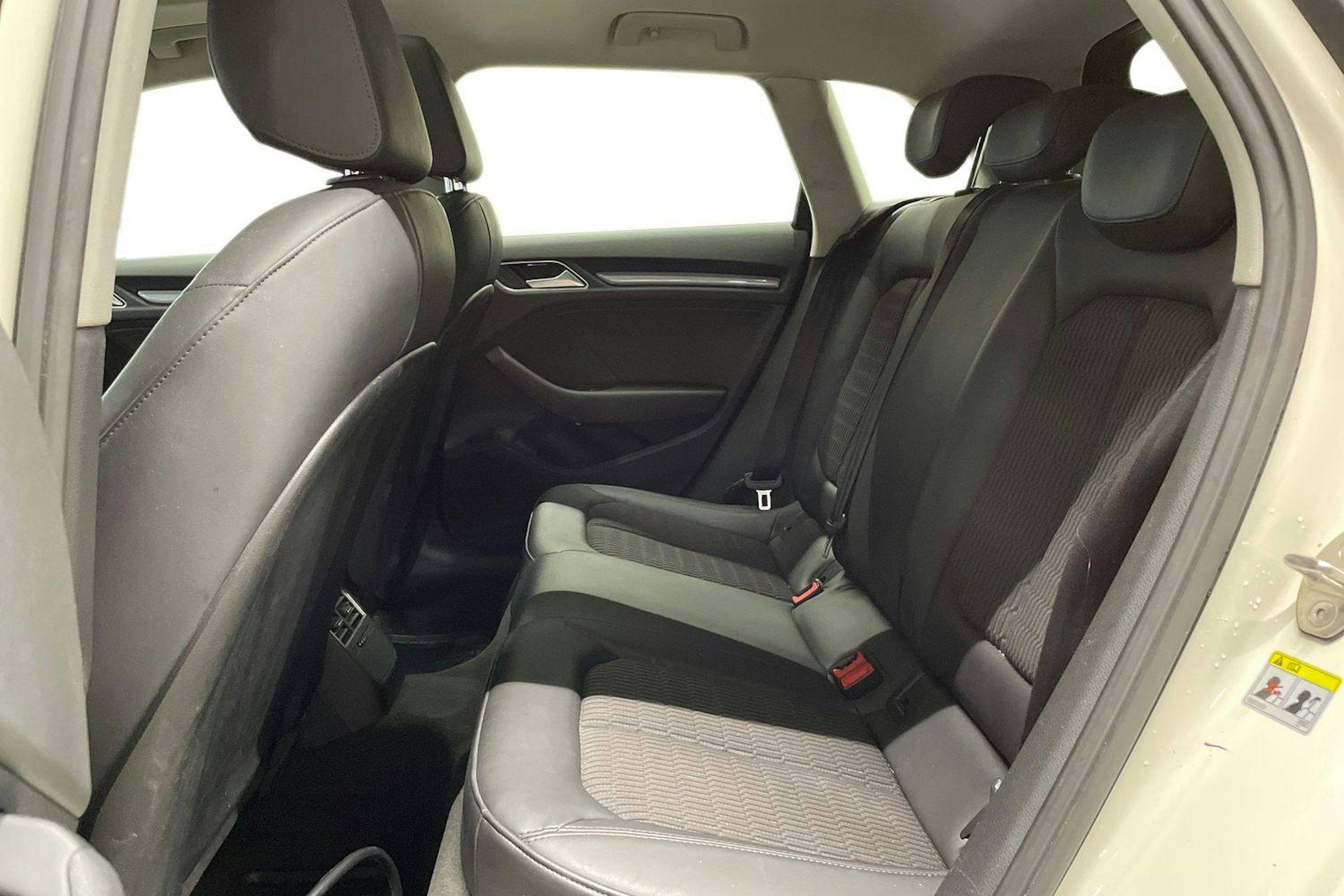 valkoinen Audi A3 2014 kuva 10.