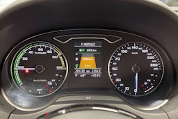 valkoinen Audi A3 2014 kuva 15.