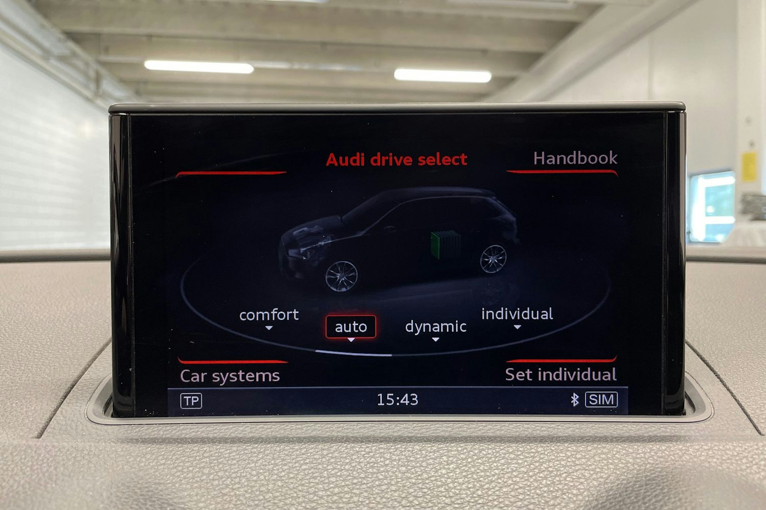 valkoinen Audi A3 2014 kuva 17.