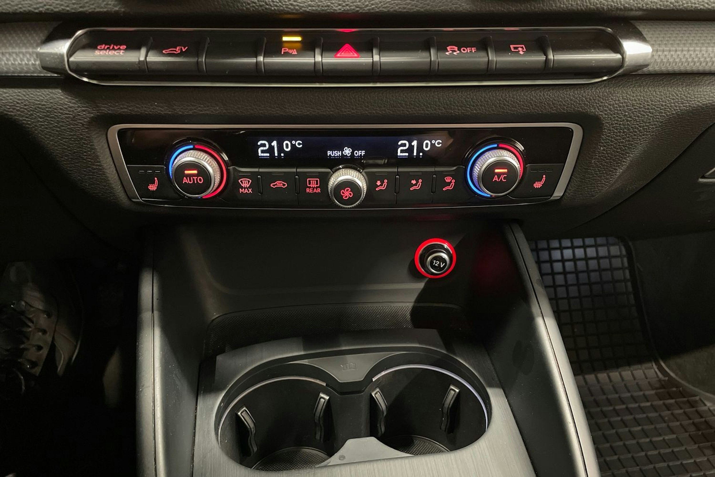 valkoinen Audi A3 2014 kuva 20.