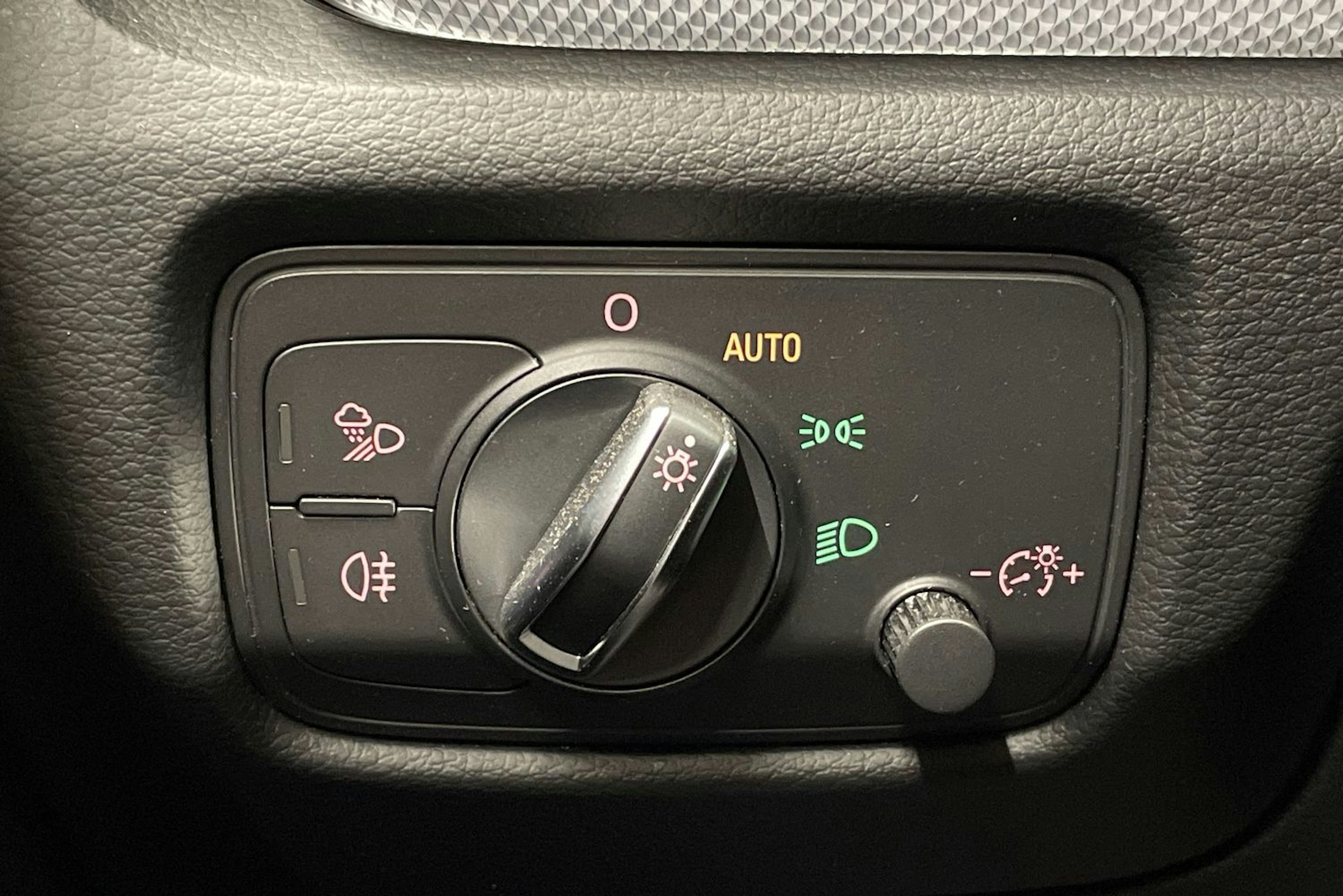 valkoinen Audi A3 2014 kuva 22.
