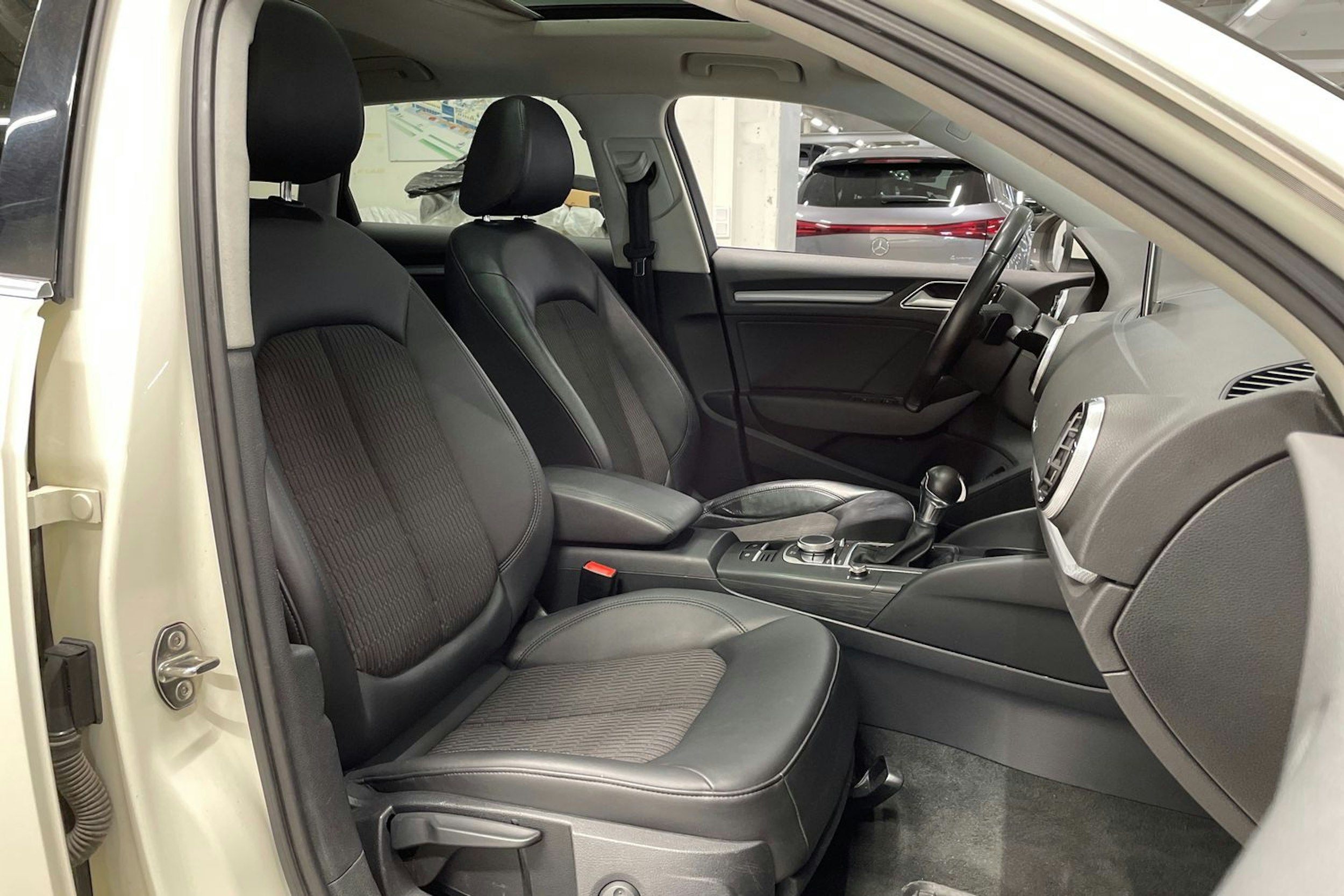 valkoinen Audi A3 2014 kuva 28.