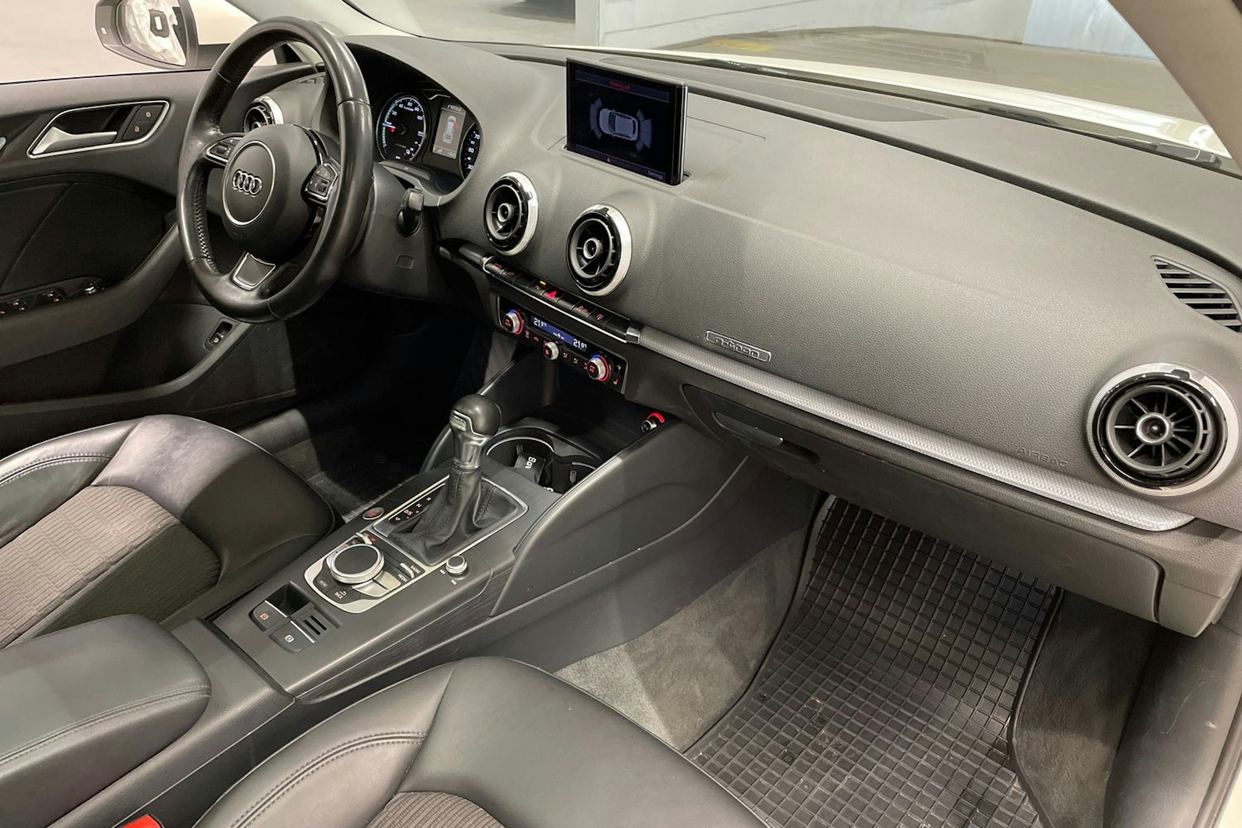 valkoinen Audi A3 2014 kuva 29.
