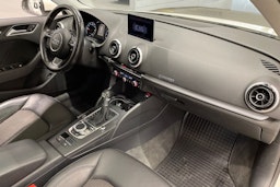 valkoinen Audi A3 2014 kuva 29.