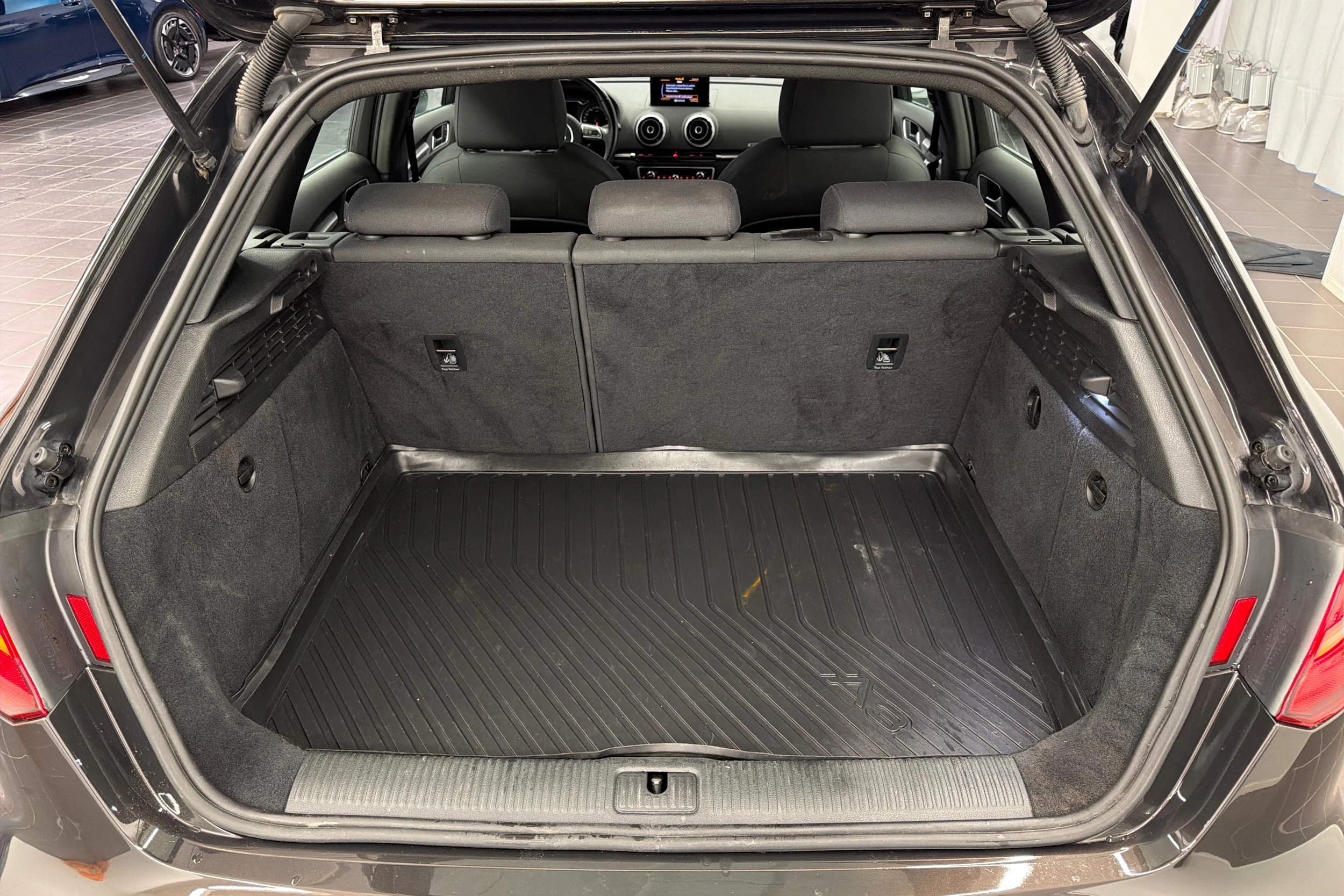 ruskea (beige) Audi A3 2014 kuva 11.
