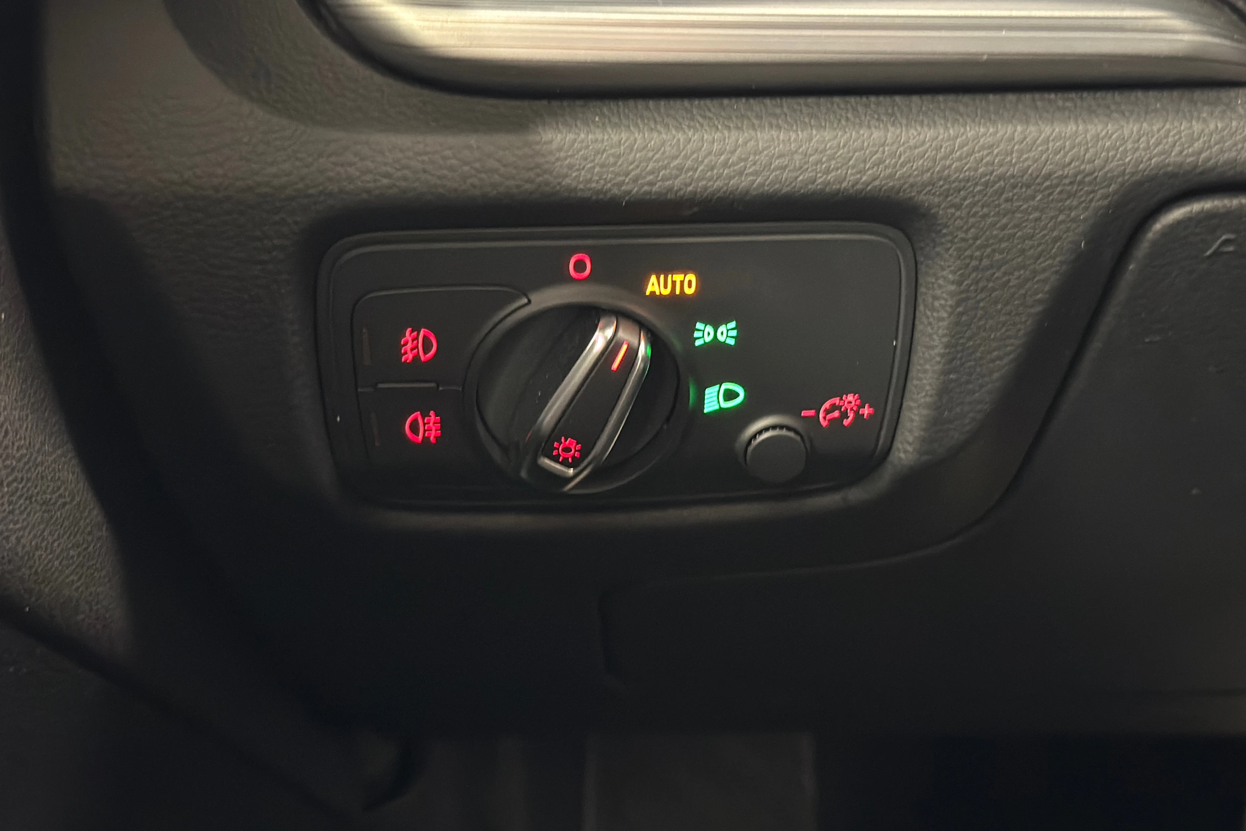 ruskea (beige) Audi A3 2014 kuva 18.
