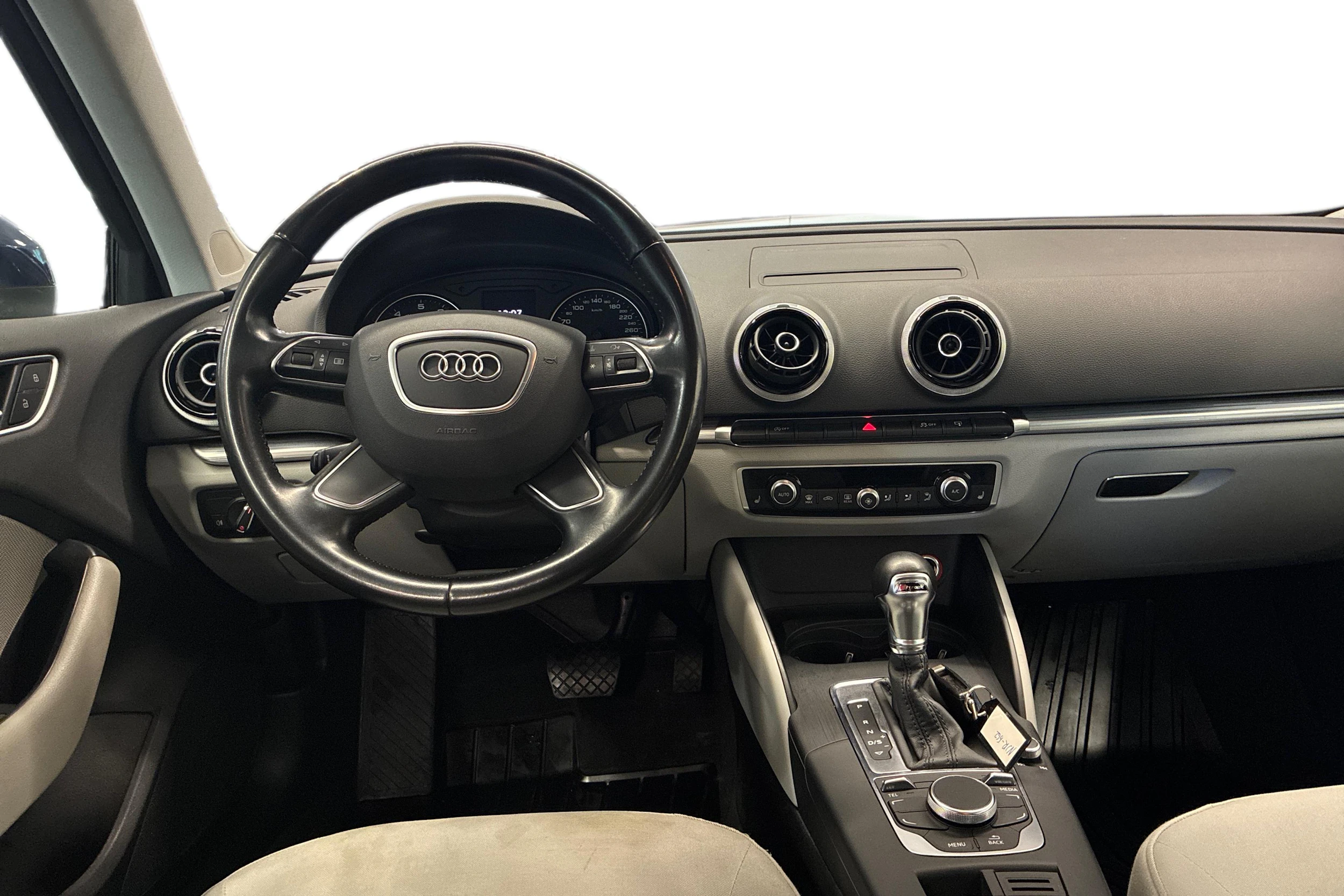 Sininen Audi A3 2014 kuva 7.