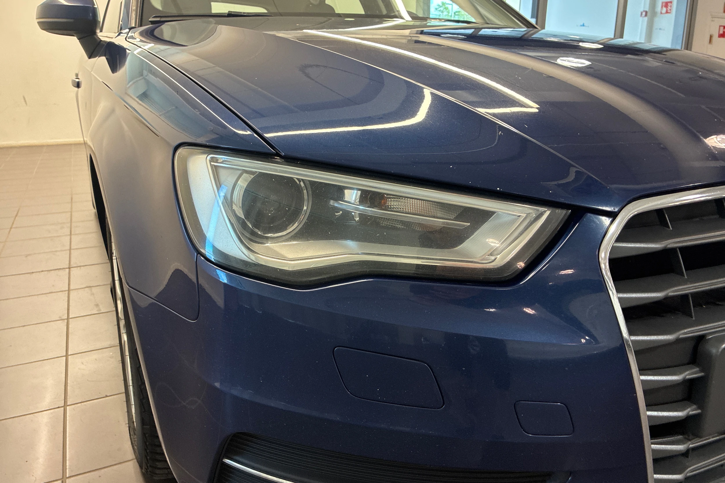 Sininen Audi A3 2014 kuva 12.