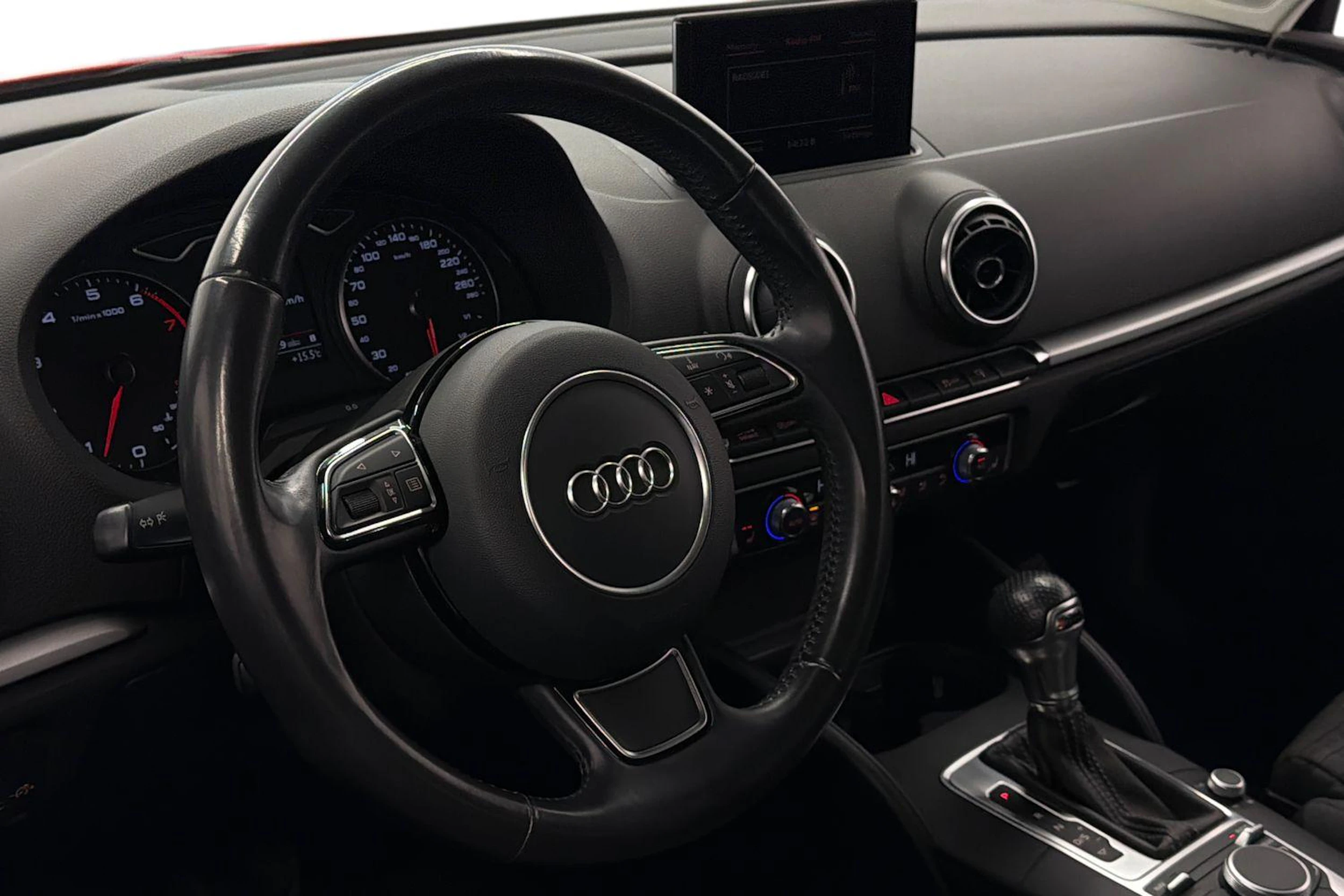 punainen Audi A3 2014 kuva 6.