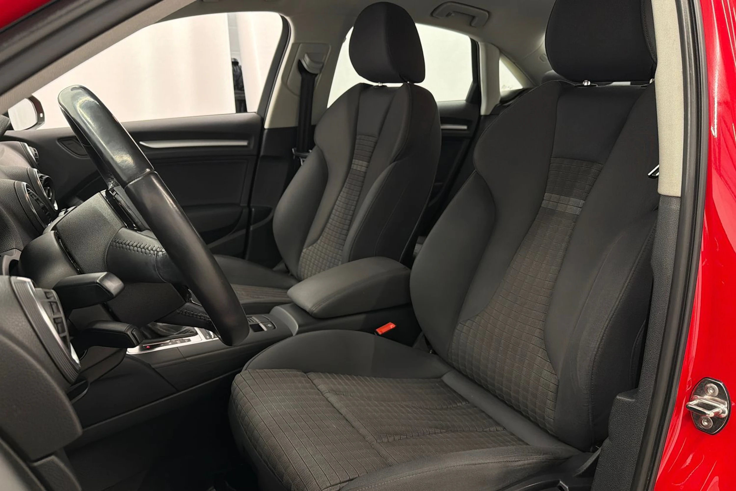 punainen Audi A3 2014 kuva 11.