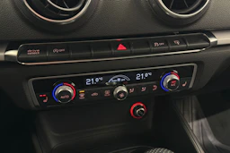 punainen Audi A3 2014 kuva 16.