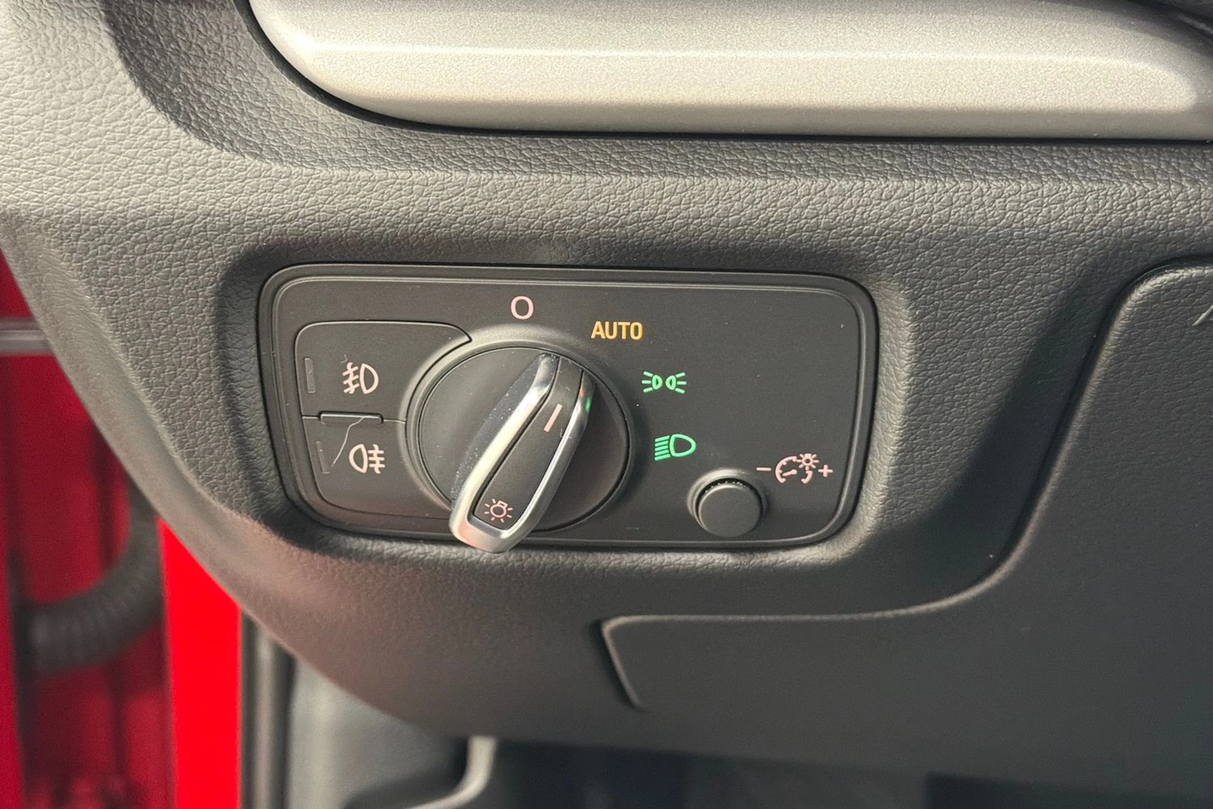 punainen Audi A3 2014 kuva 18.