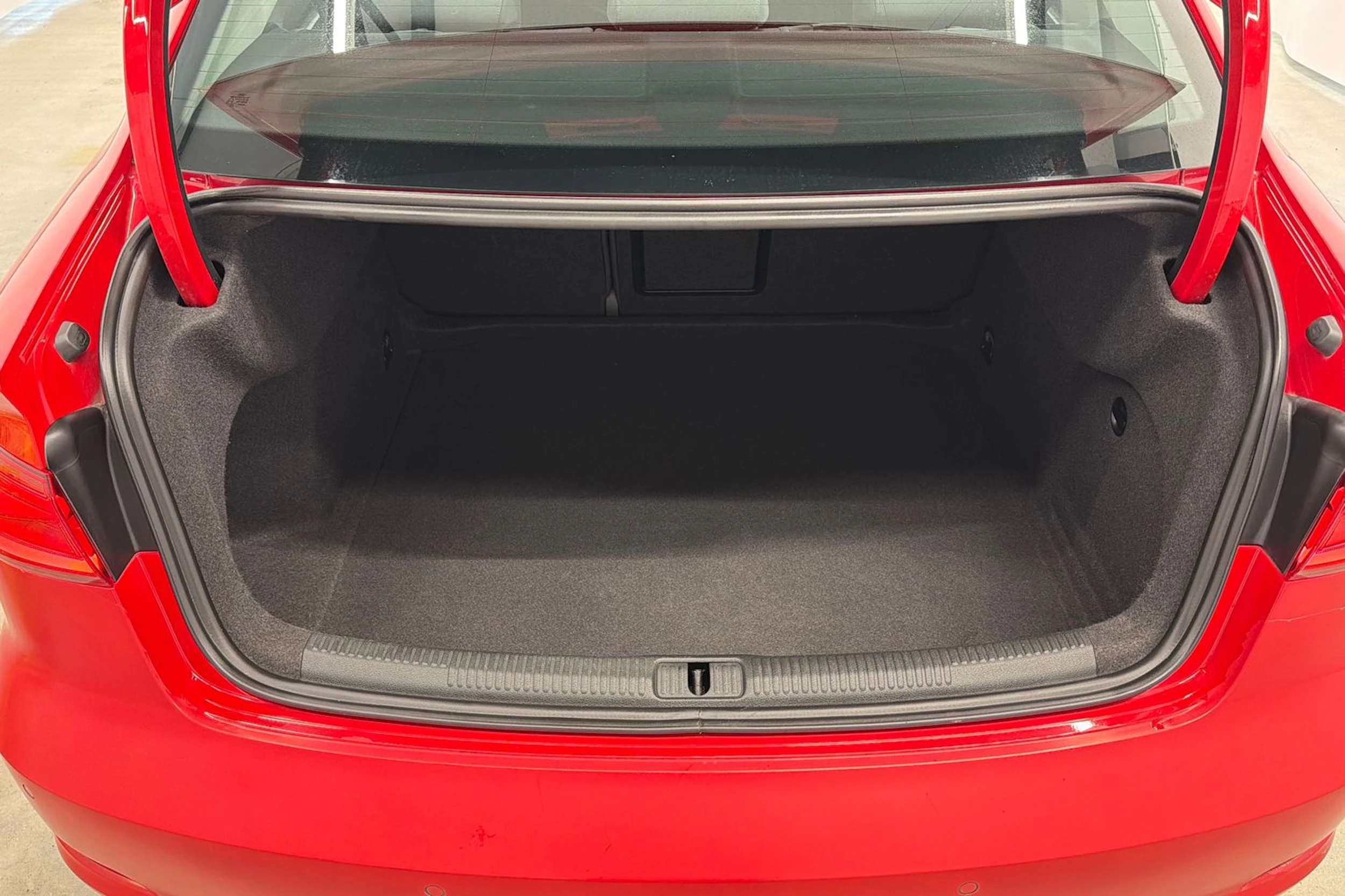 punainen Audi A3 2014 kuva 19.