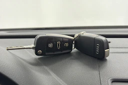 punainen Audi A3 2014 kuva 22.