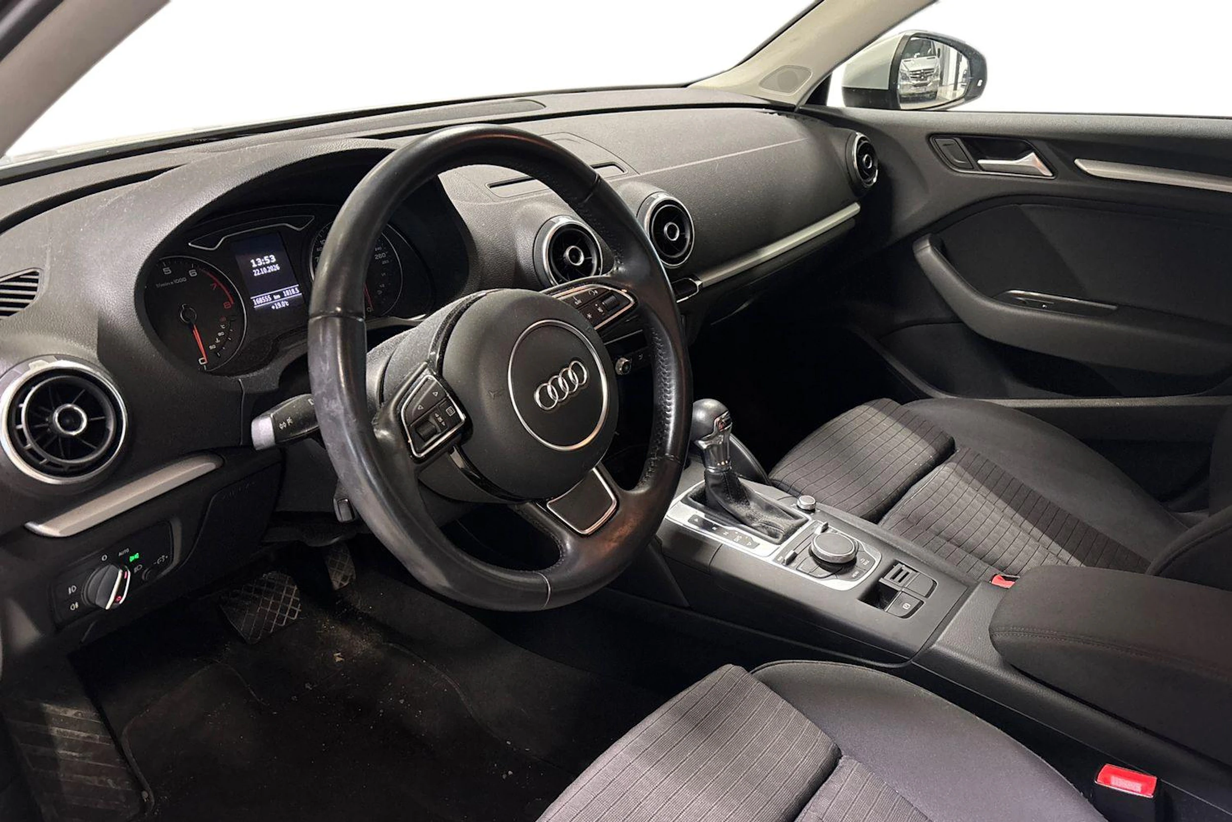 valkoinen Audi A3 2014 kuva 3.