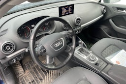 sininen Audi A3 2014 kuva 3.
