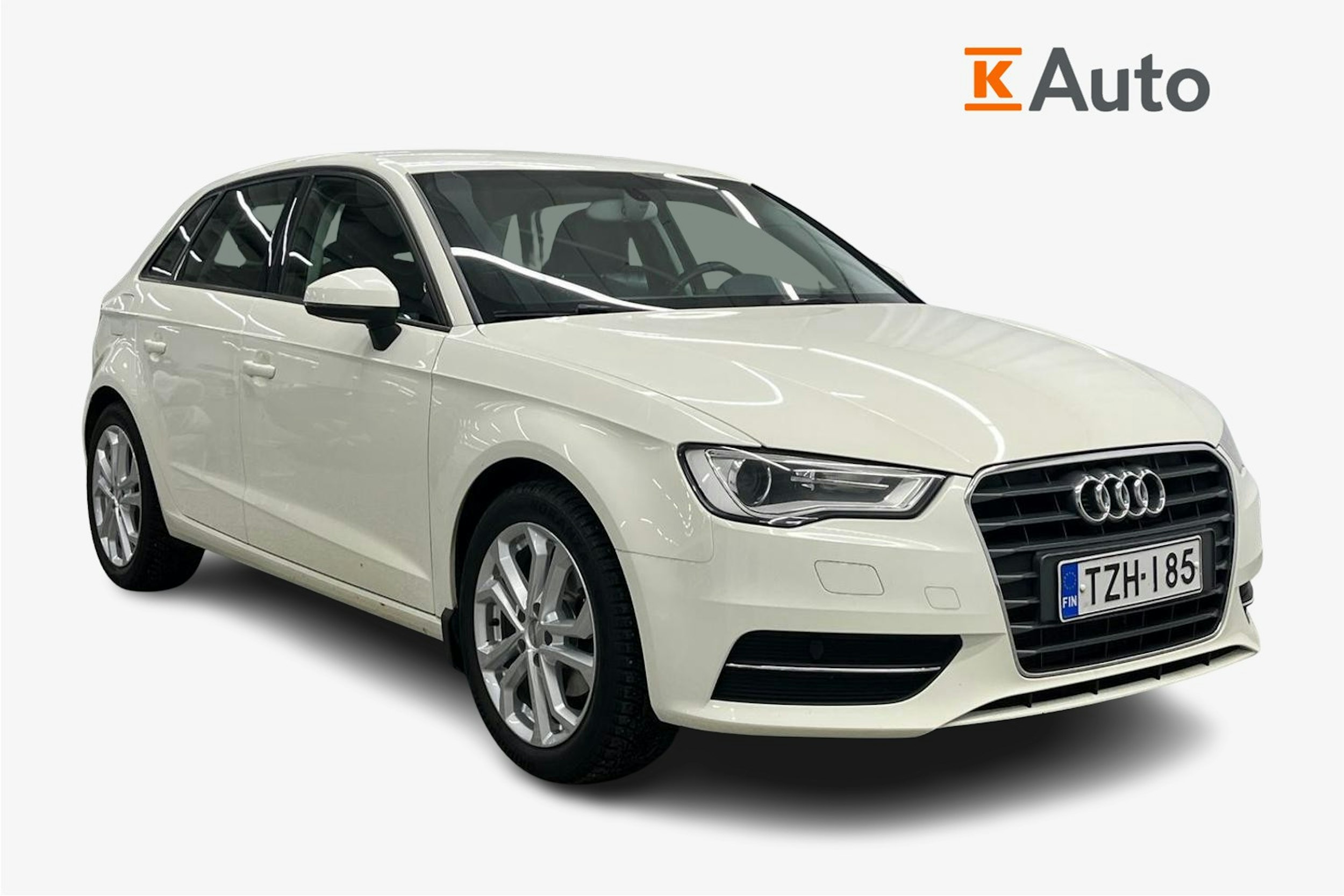 Valkoinen Audi A3 2014 kuva 1.