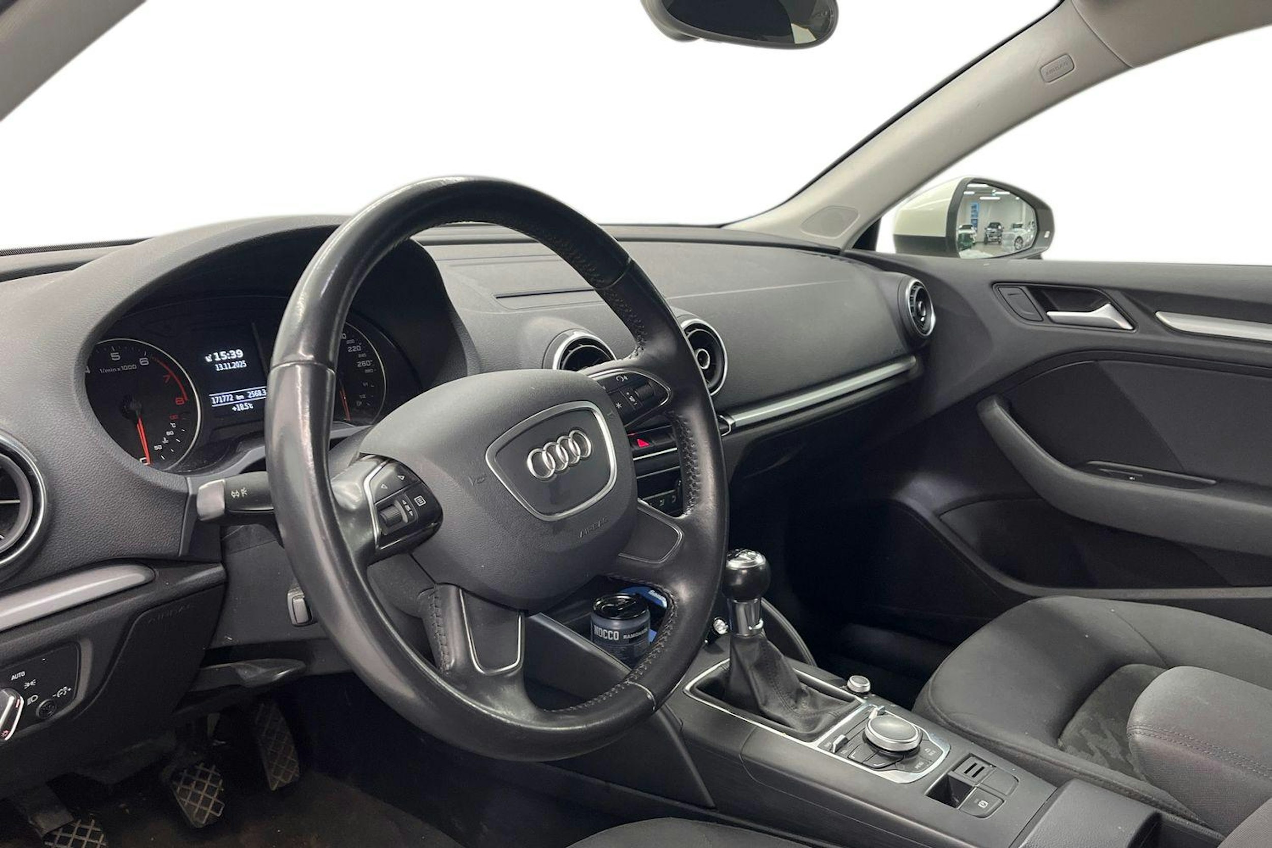 Valkoinen Audi A3 2014 kuva 7.