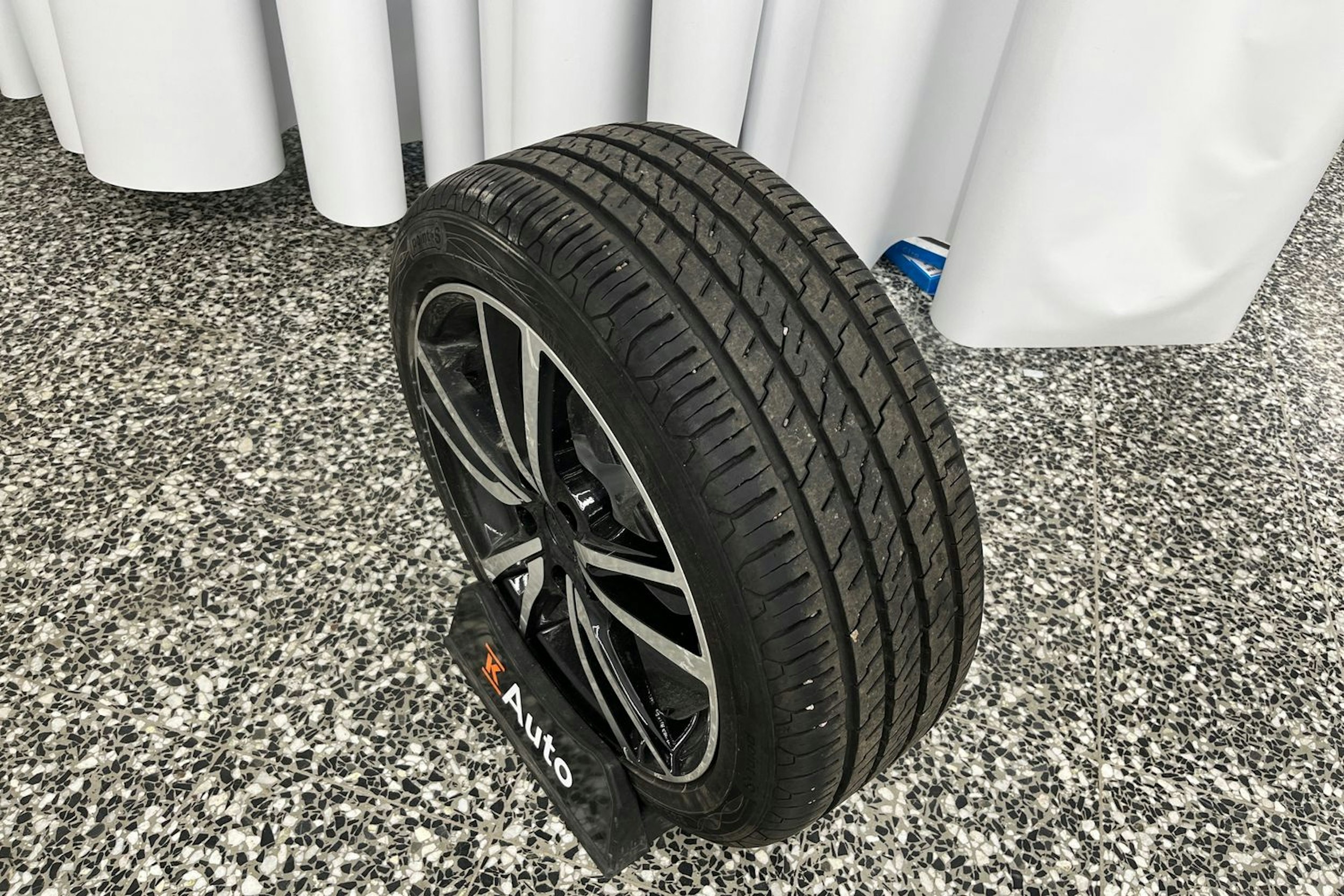 Valkoinen Audi A3 2014 kuva 14.