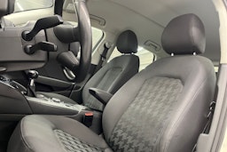 Valkoinen Audi A3 2014 kuva 15.