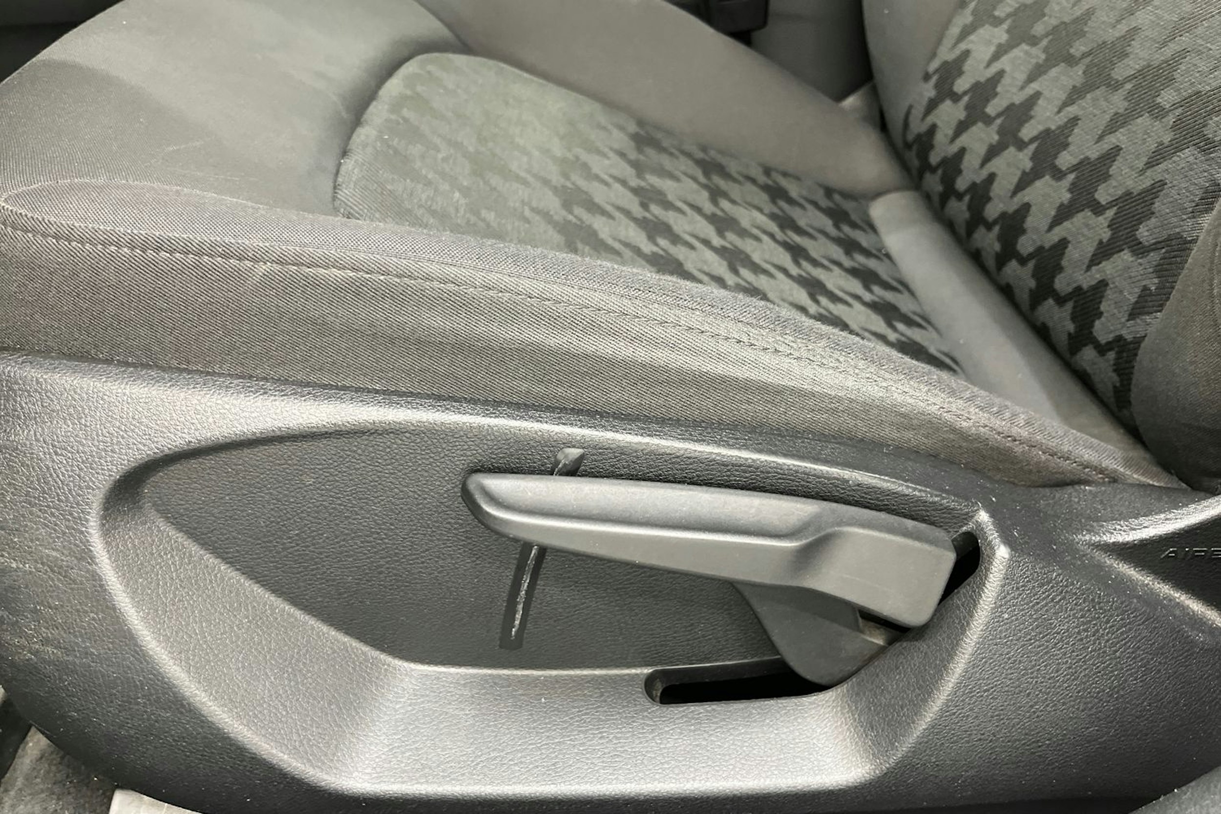 Valkoinen Audi A3 2014 kuva 16.