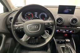 Valkoinen Audi A3 2014 kuva 17.